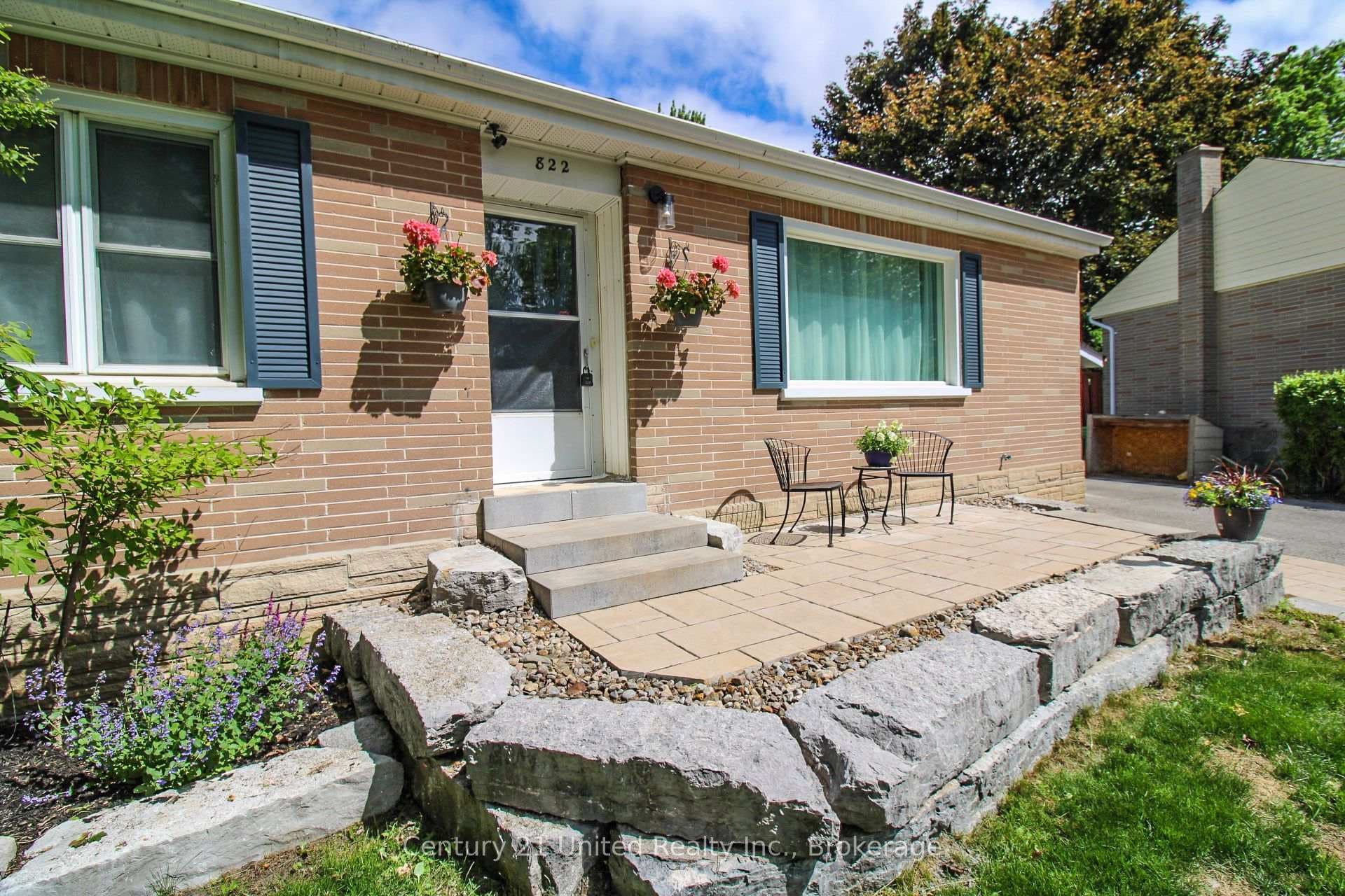 822 Argyle Street photo 3