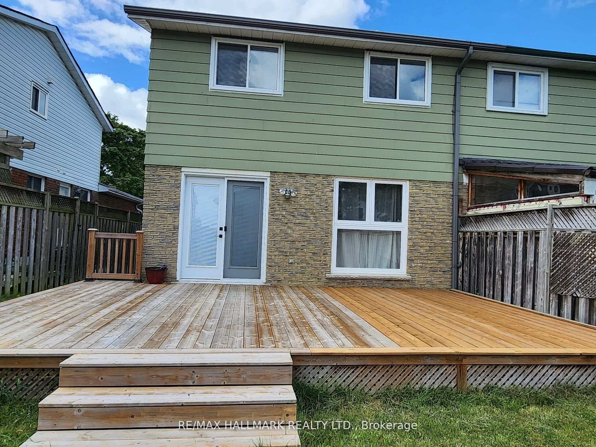 587 Bon Echo Drive photo 22