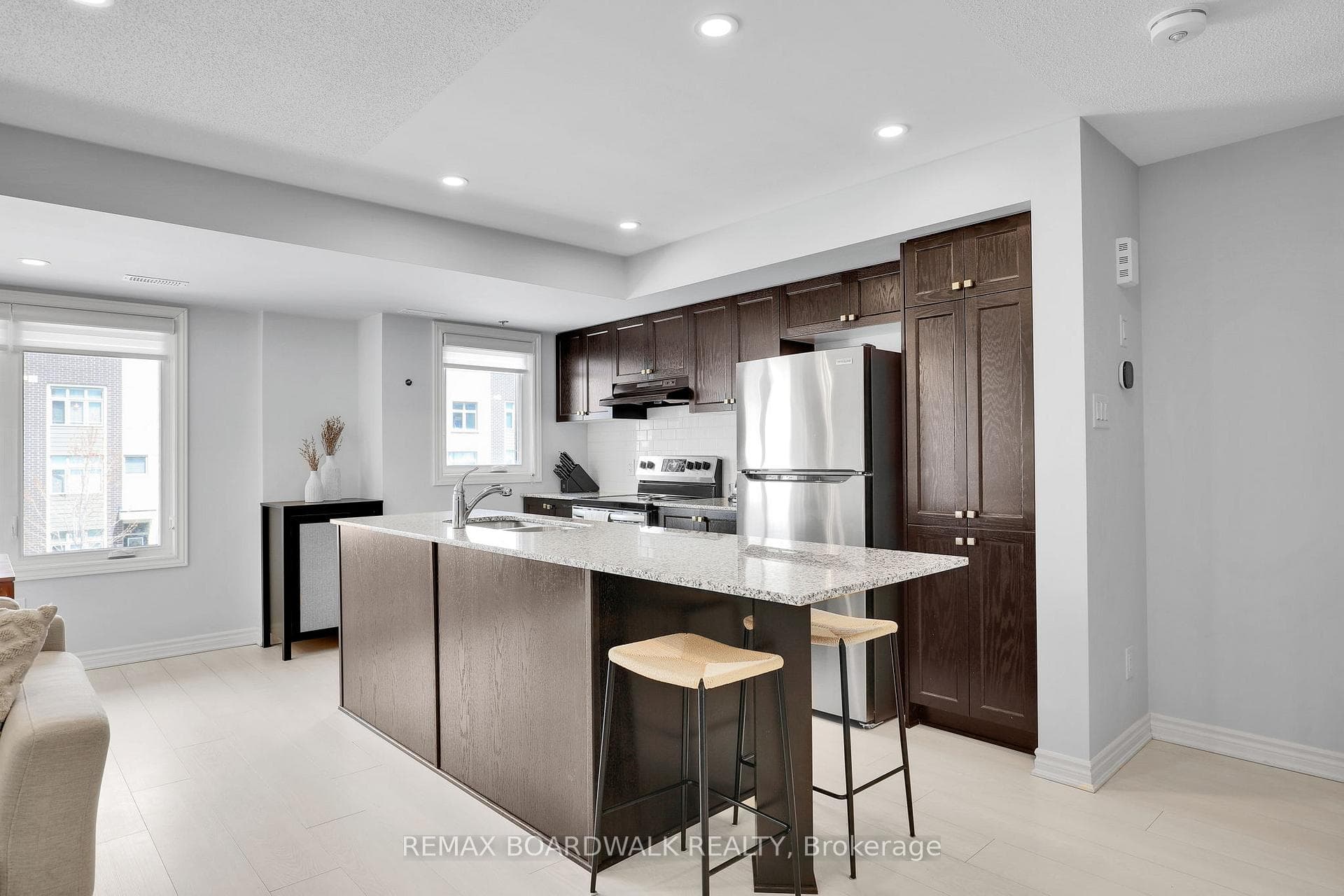 810 Mikinak Road photo 15