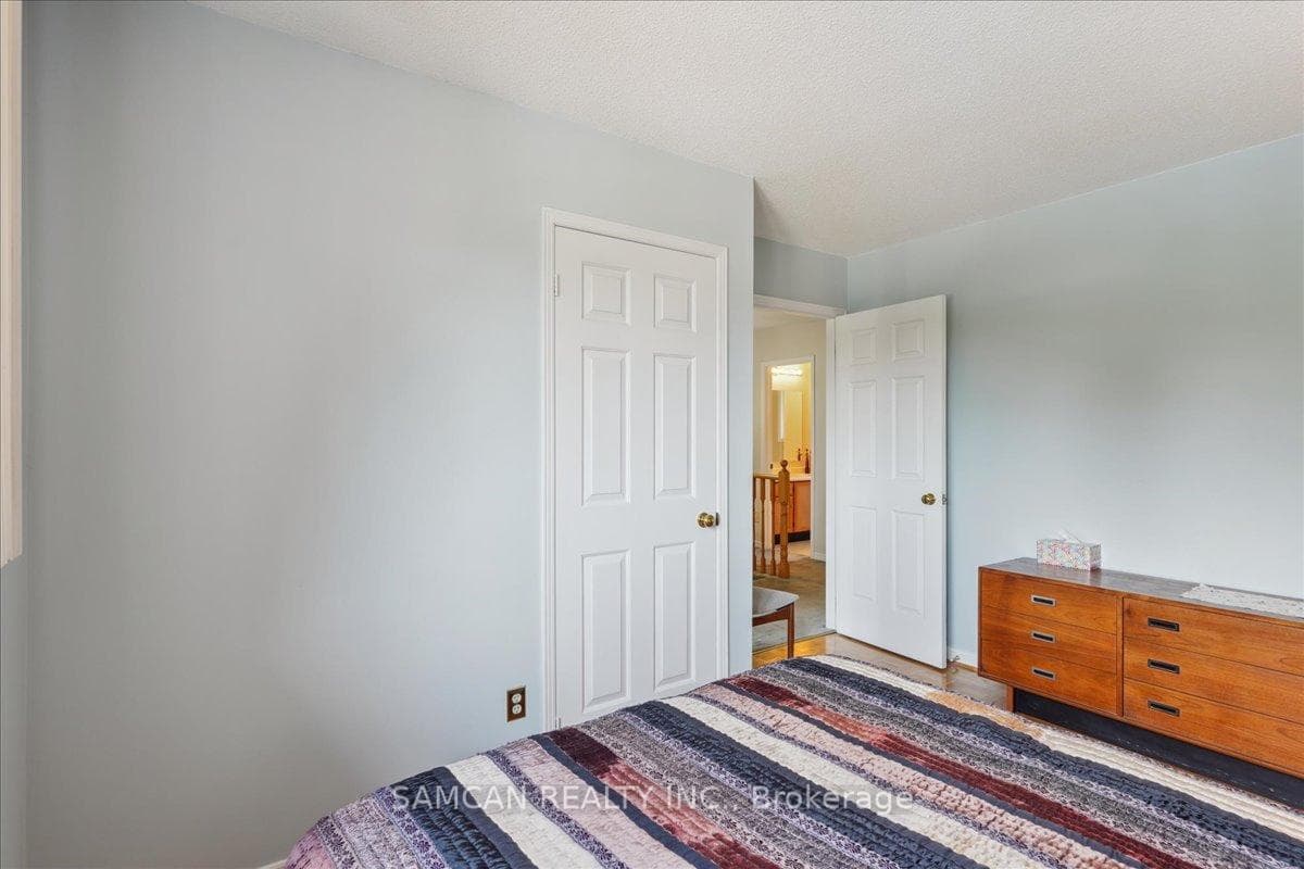 1331 Greenwood Crescent photo 25