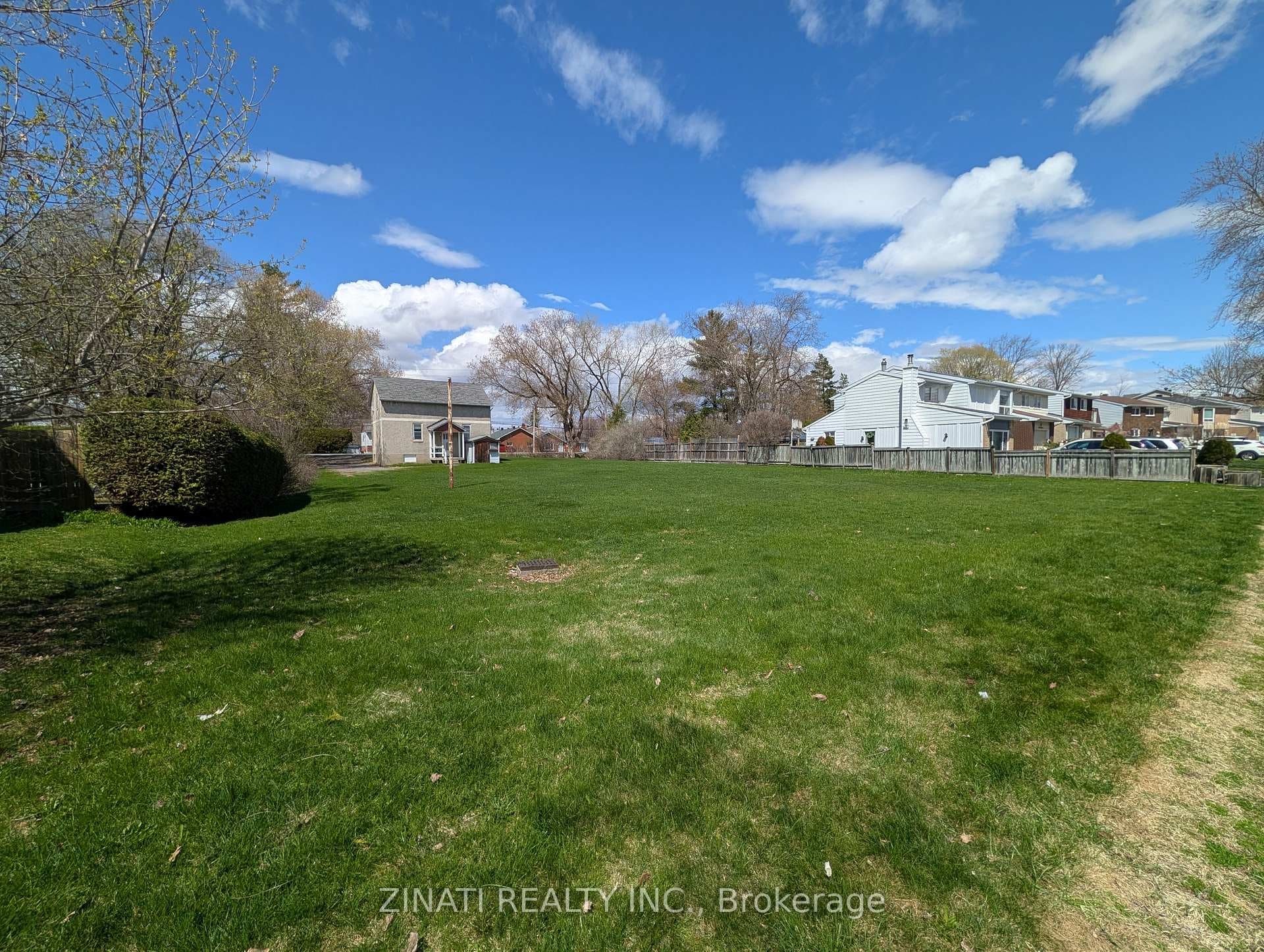 2446 Innes Road photo 7