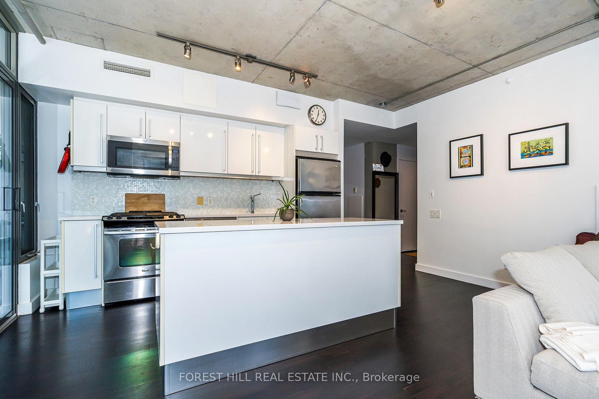 25 Oxley Street Unit 411 photo 8