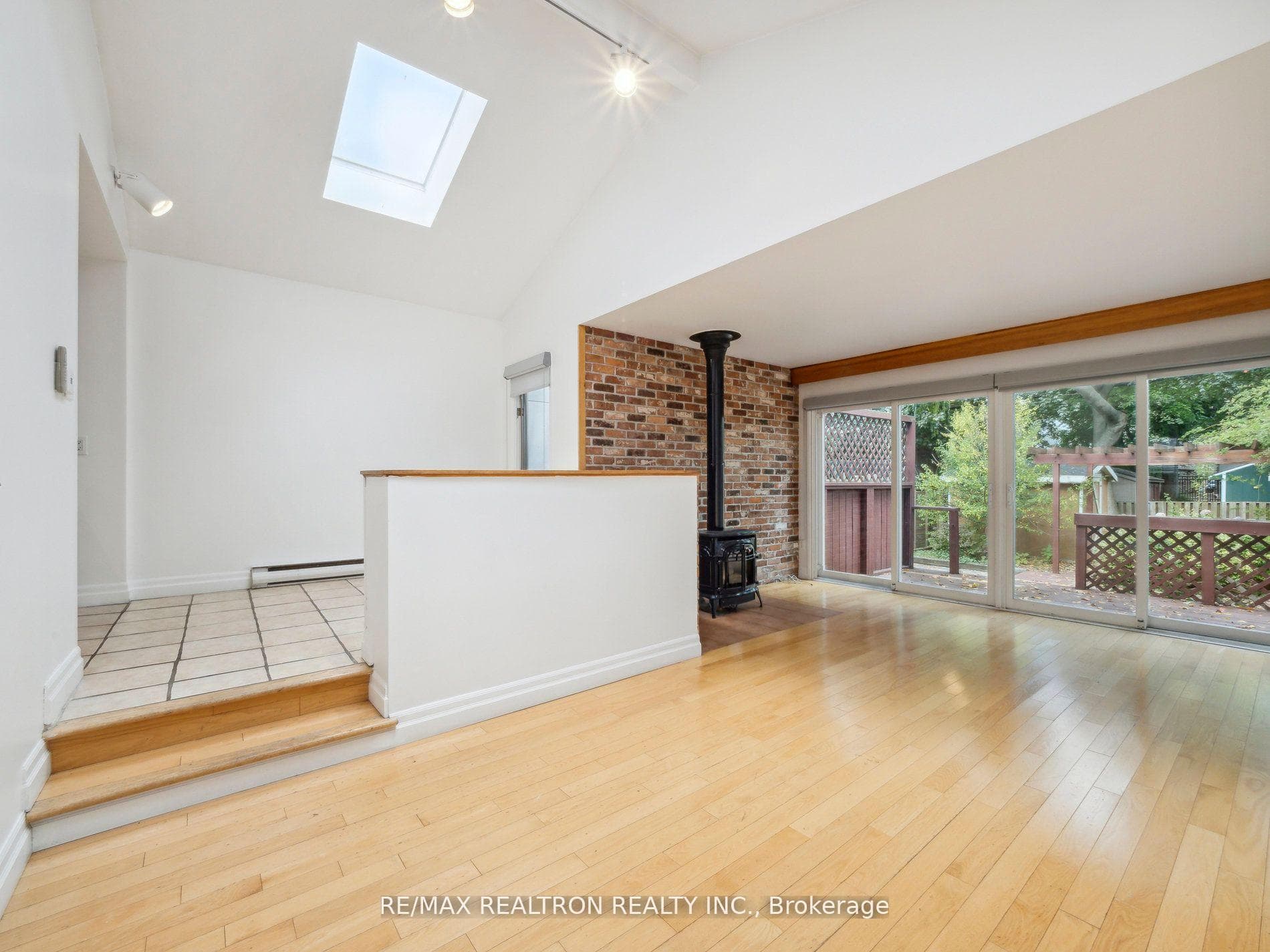 186 Wanless Avenue photo 22