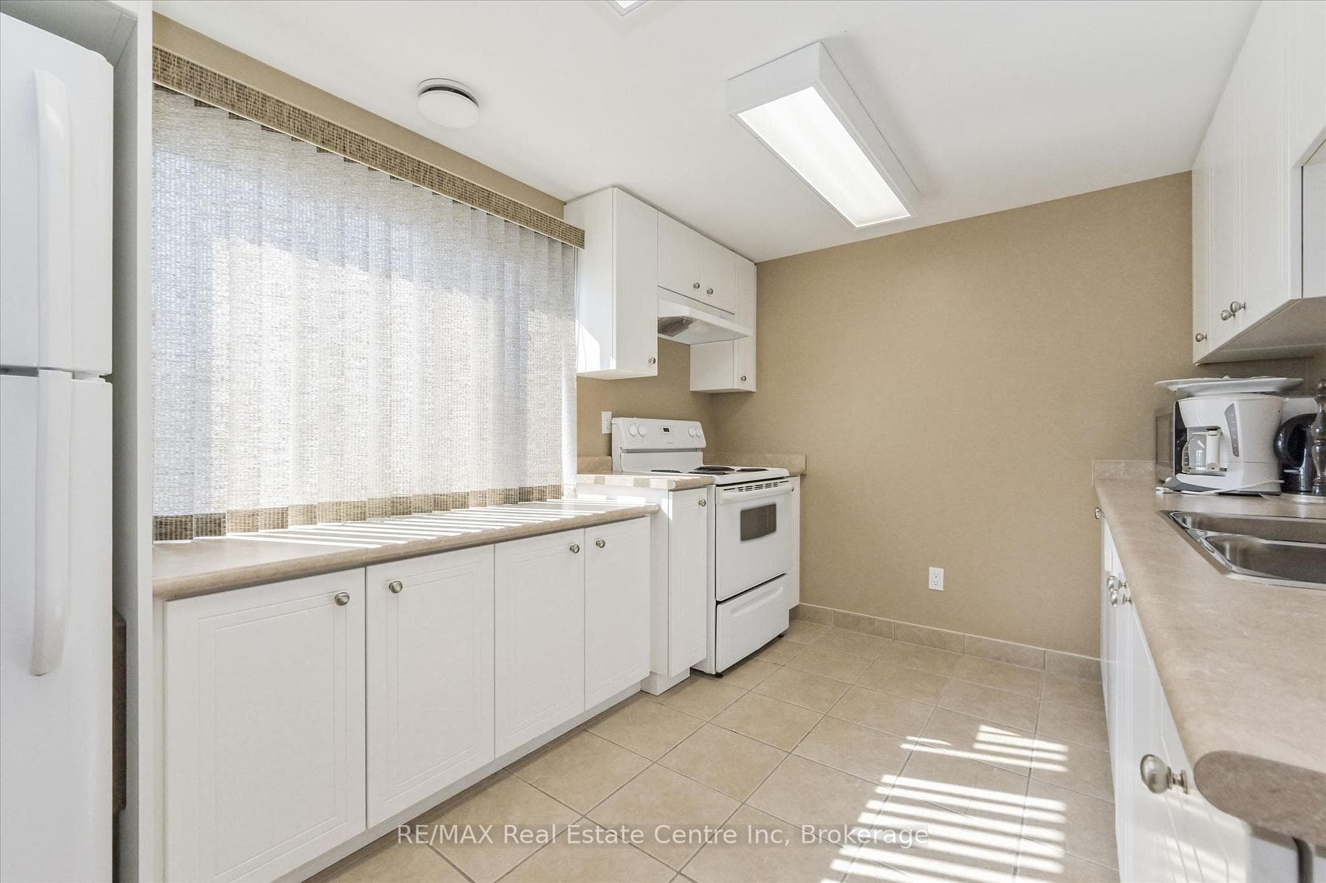645 St David Street Unit 302 photo 37