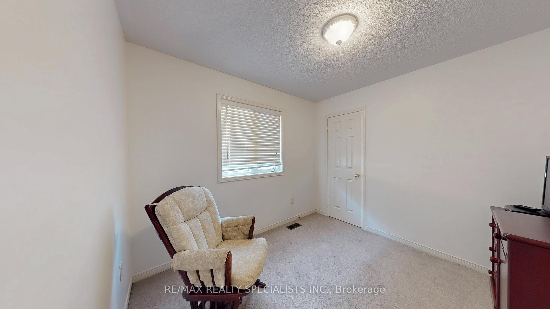 482 Grant Way photo 22