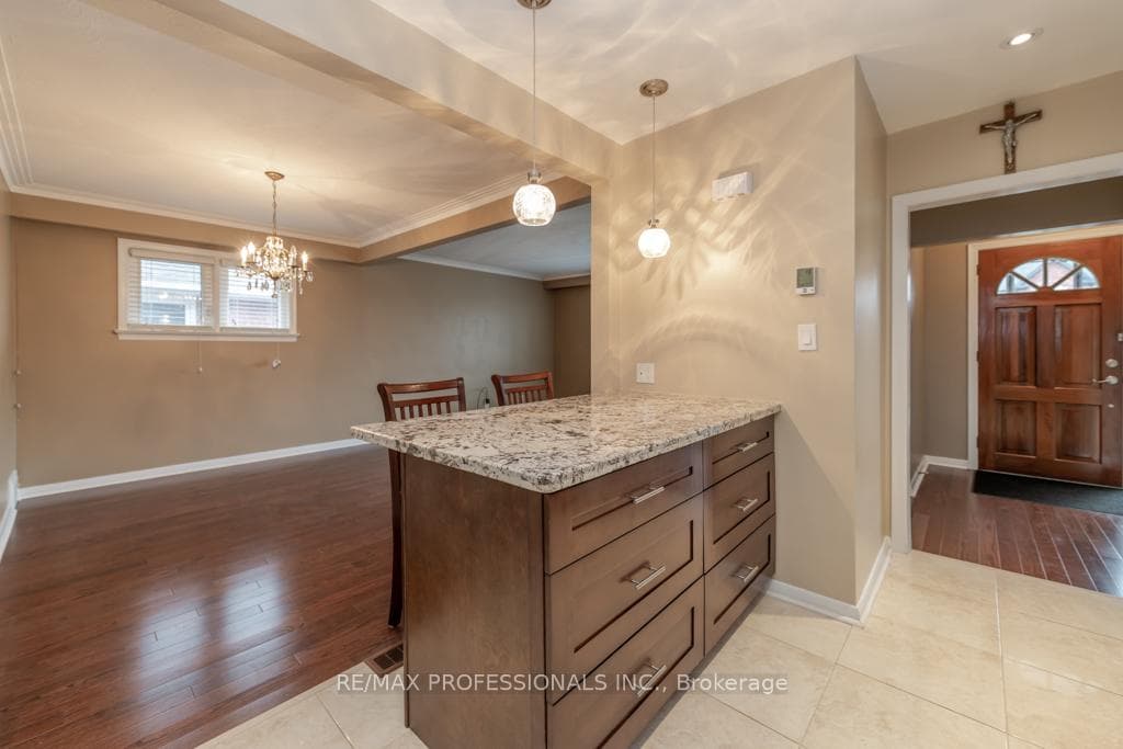 143 Treeview Drive photo 5