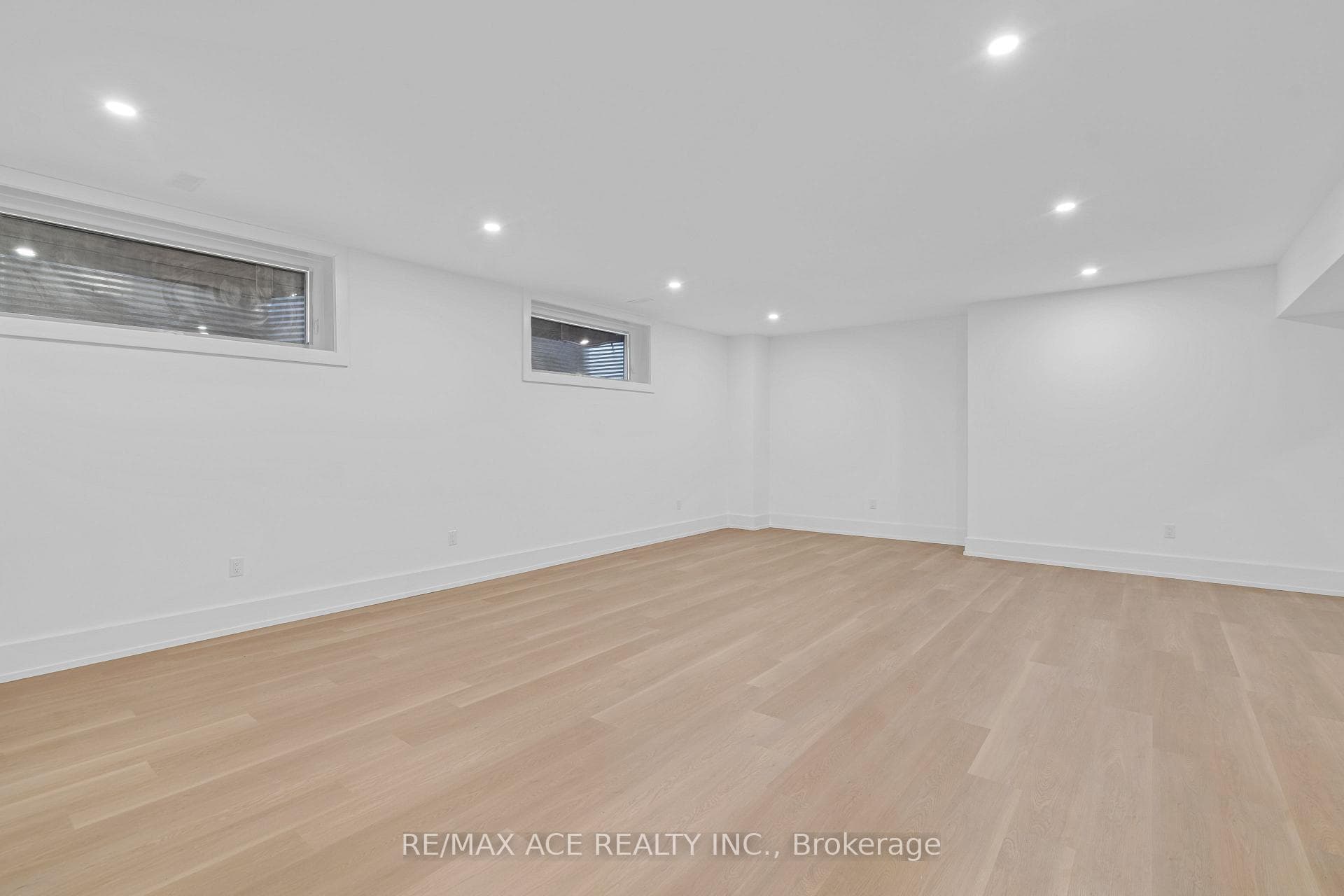 175 Harewood Avenue photo 43