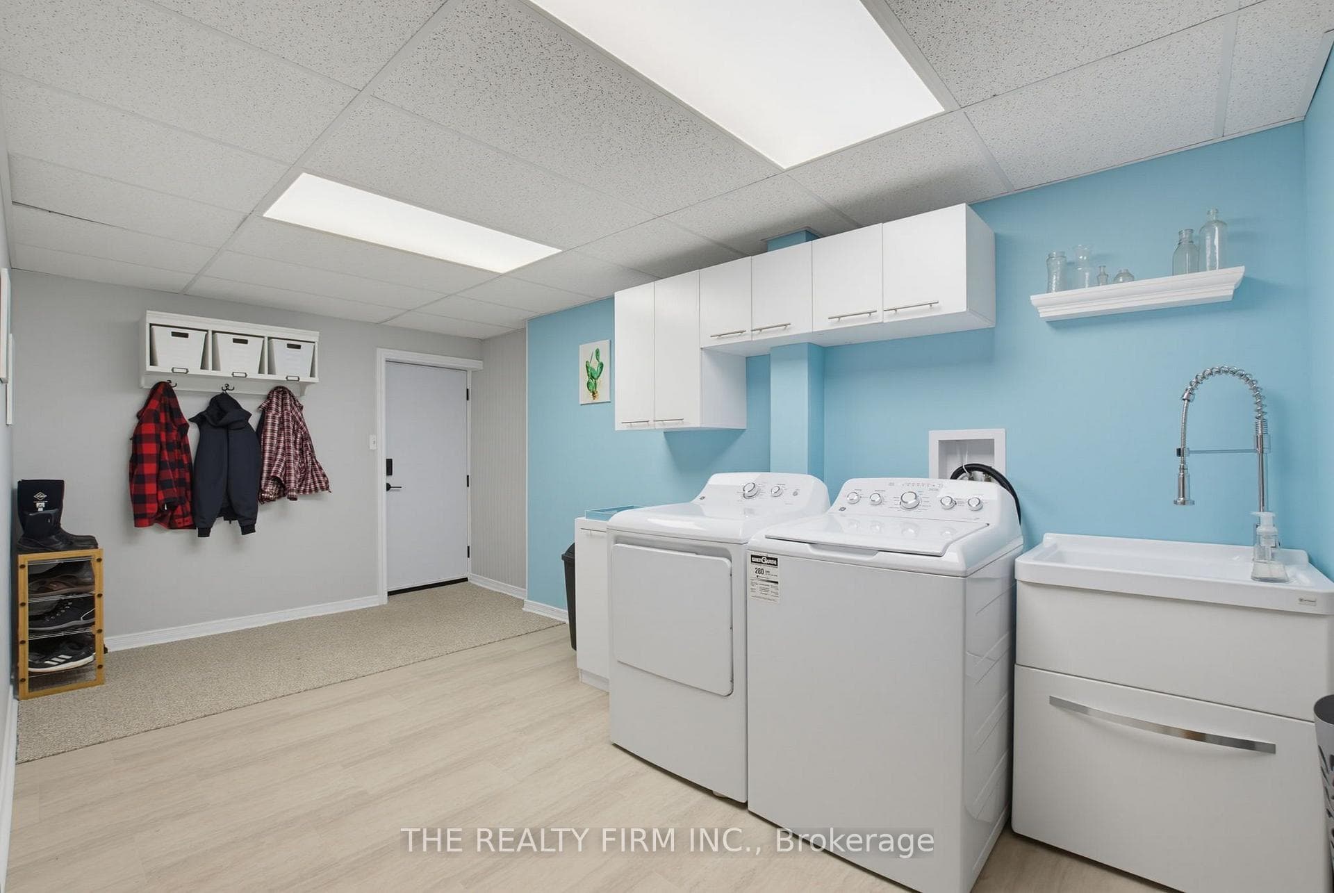 493 Maple Street photo 29