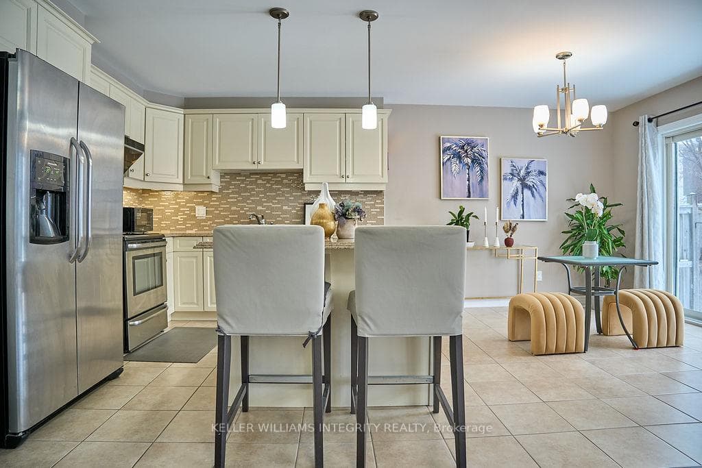 526 Khamsin Street photo 12