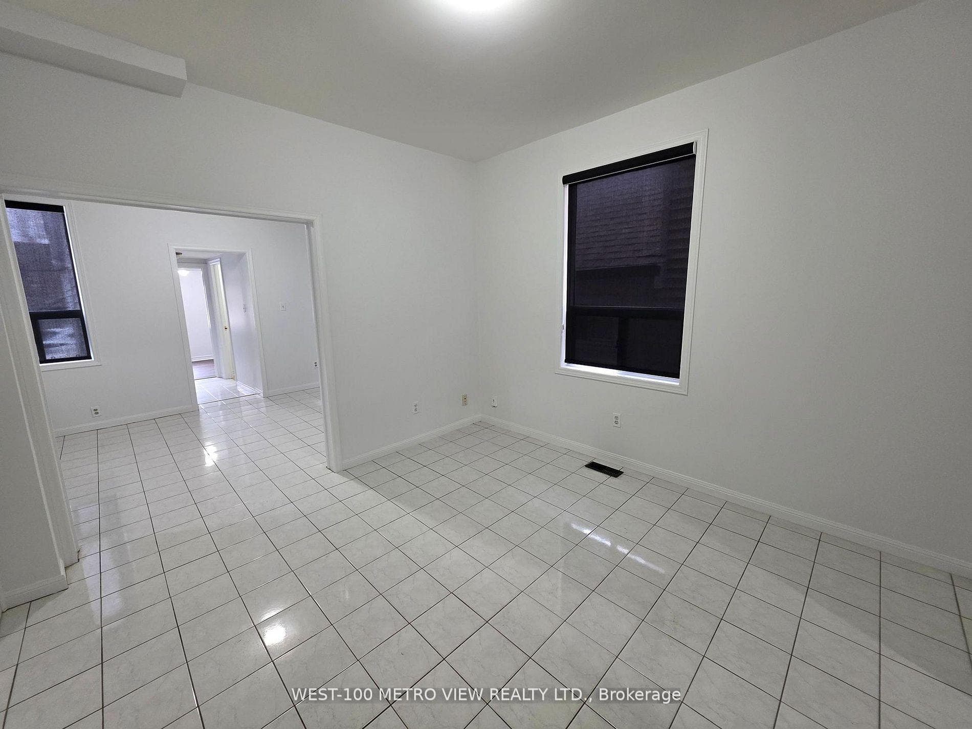 1075 Dufferin Street photo 1