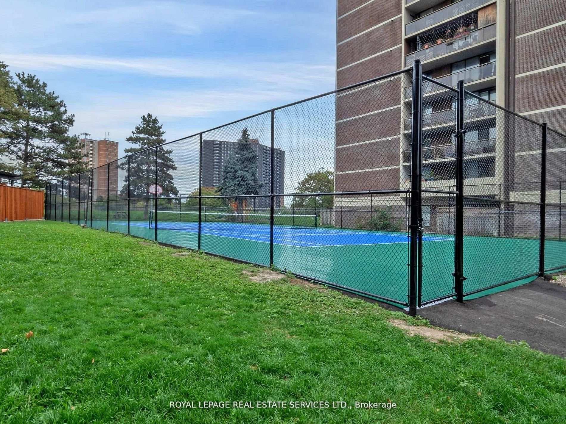 551 The West Mall N/A Unit 702 photo 20