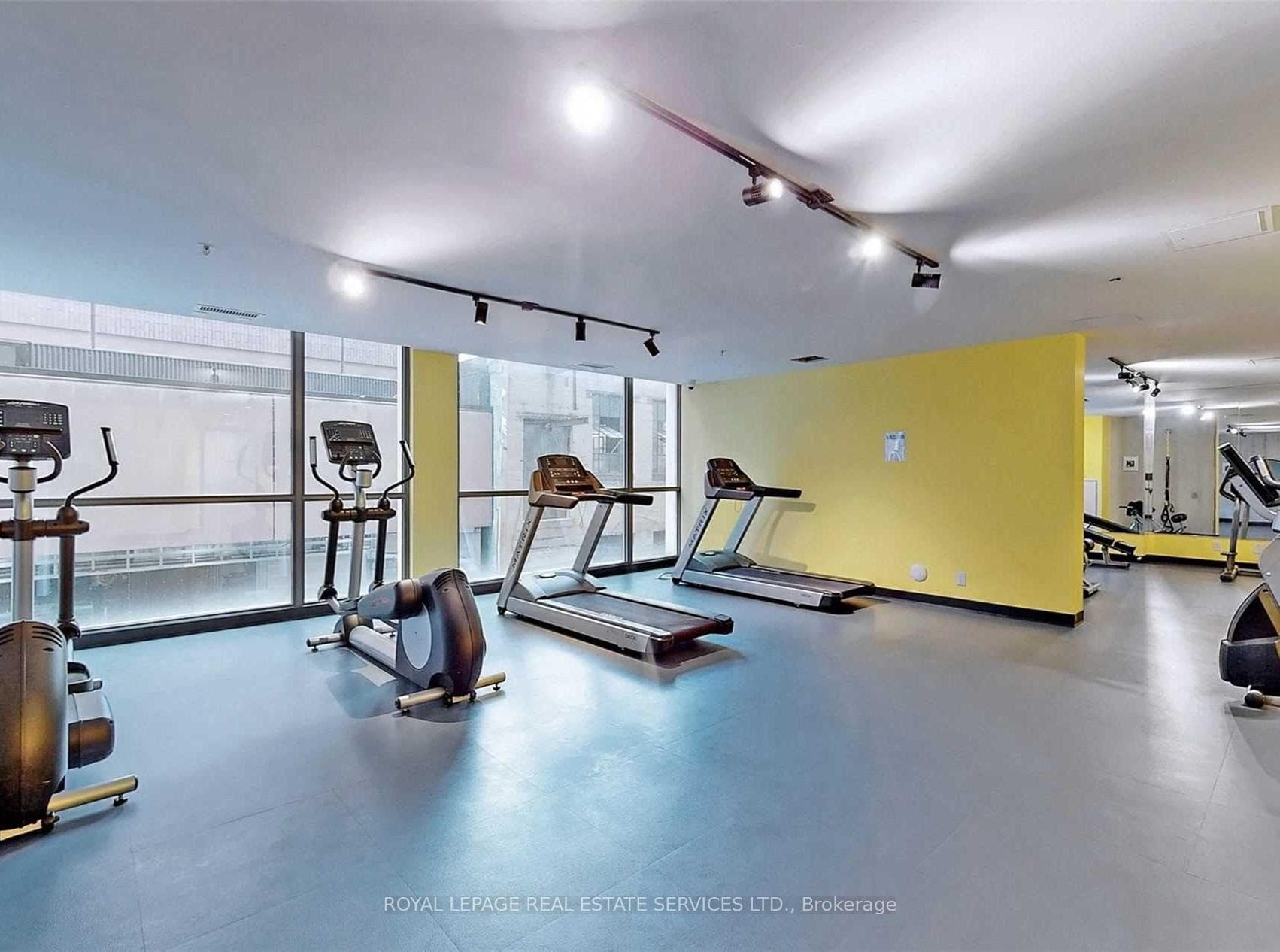 39 Brant Street Unit 714 photo 15