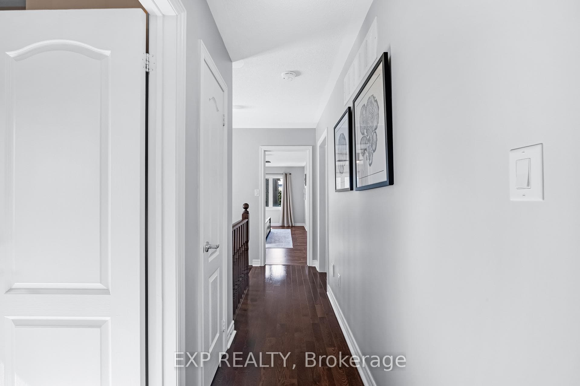 102 Juglans Crescent photo 23