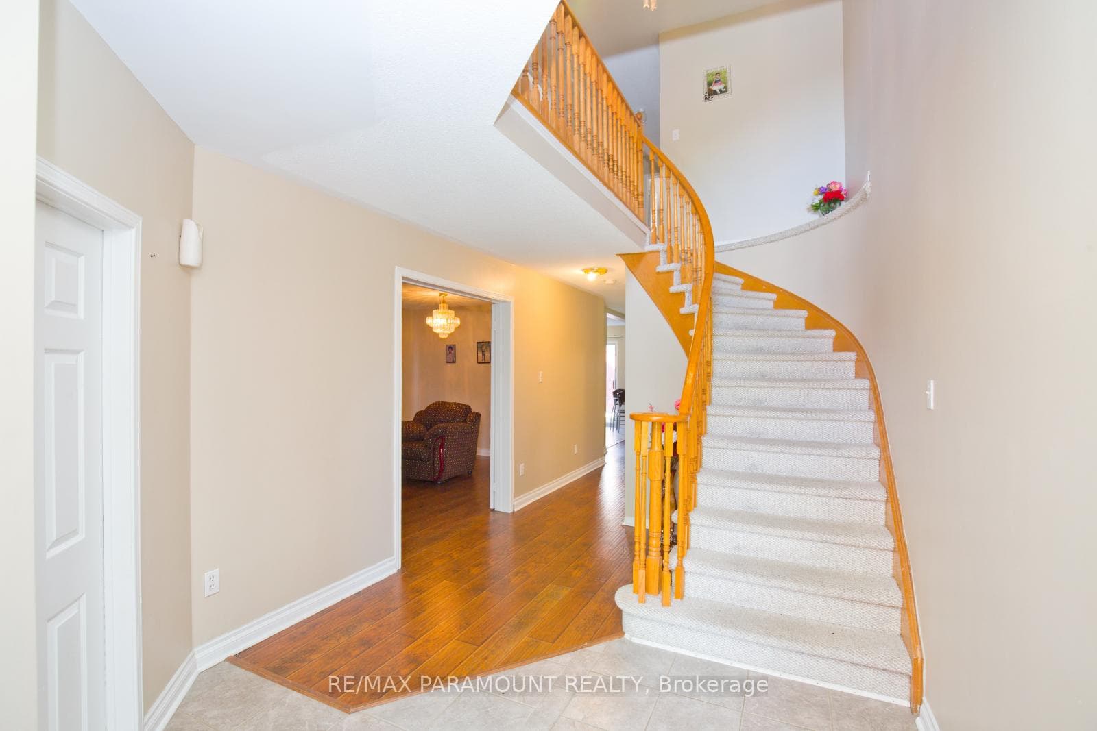 29 Muirland Crescent Unit Upper photo 3
