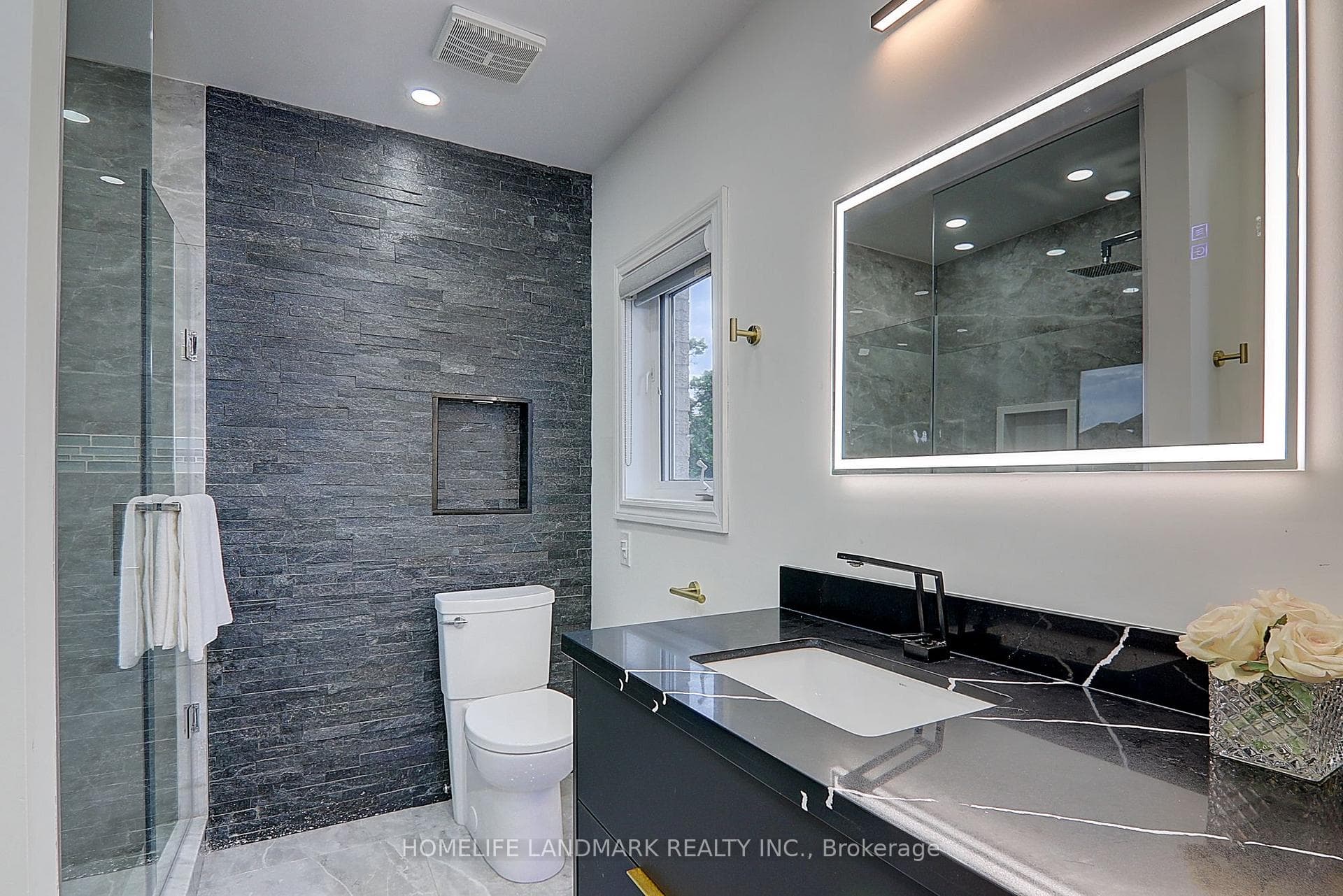 24 Vandermeer Drive photo 34