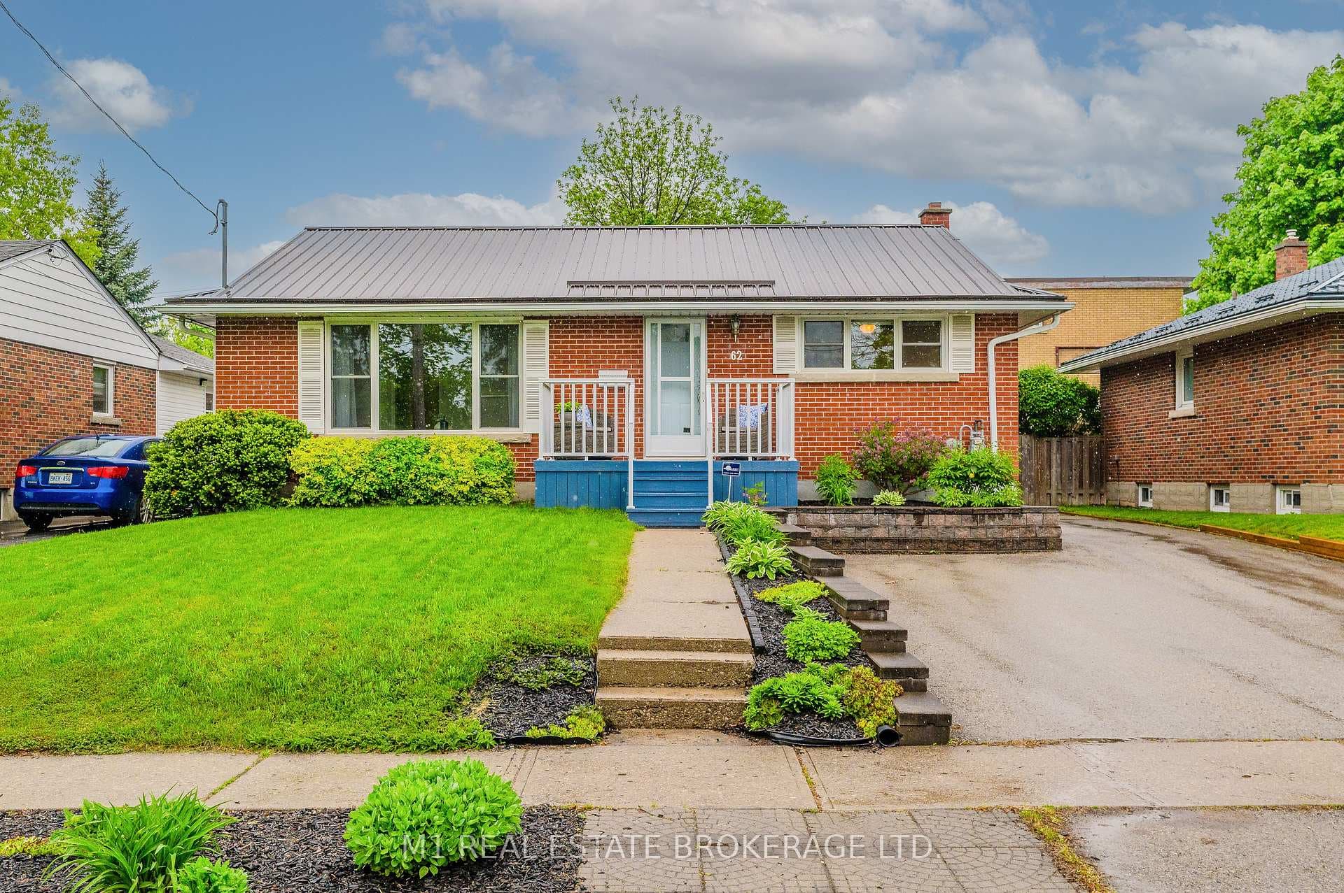 62 Philip Avenue photo 2