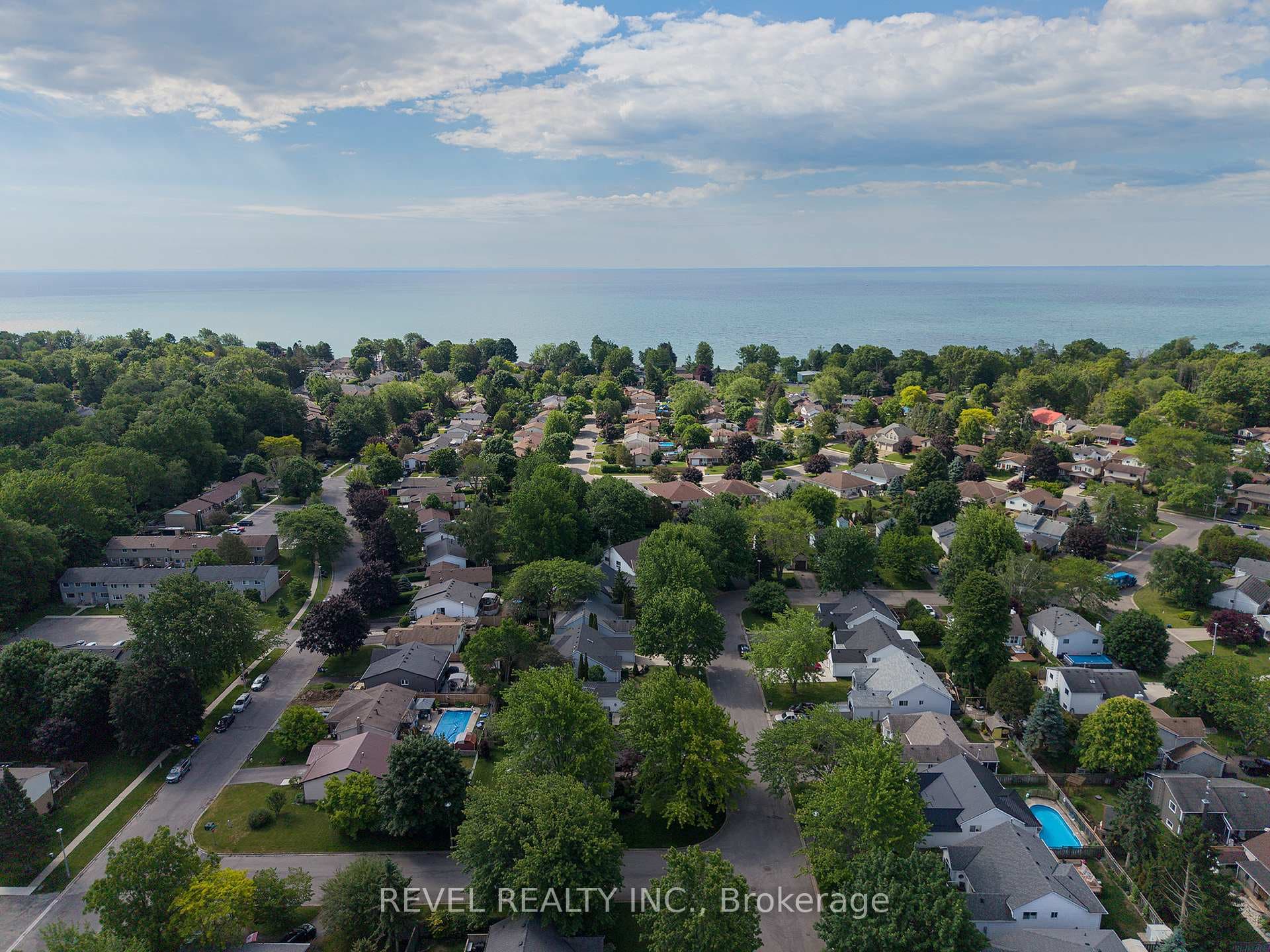 61 Leslie Avenue photo 41