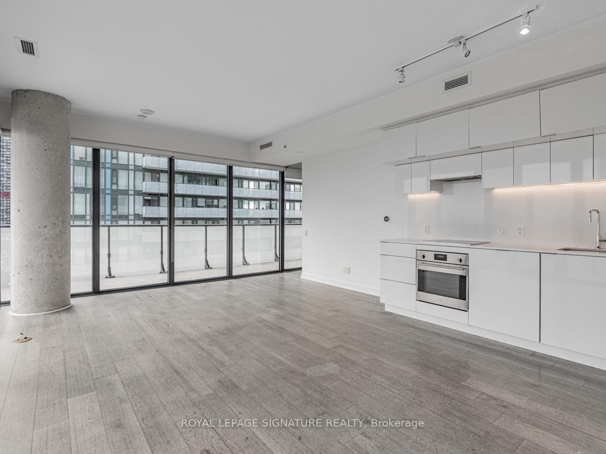 185 Roehampton Avenue Unit 2010 photo 8