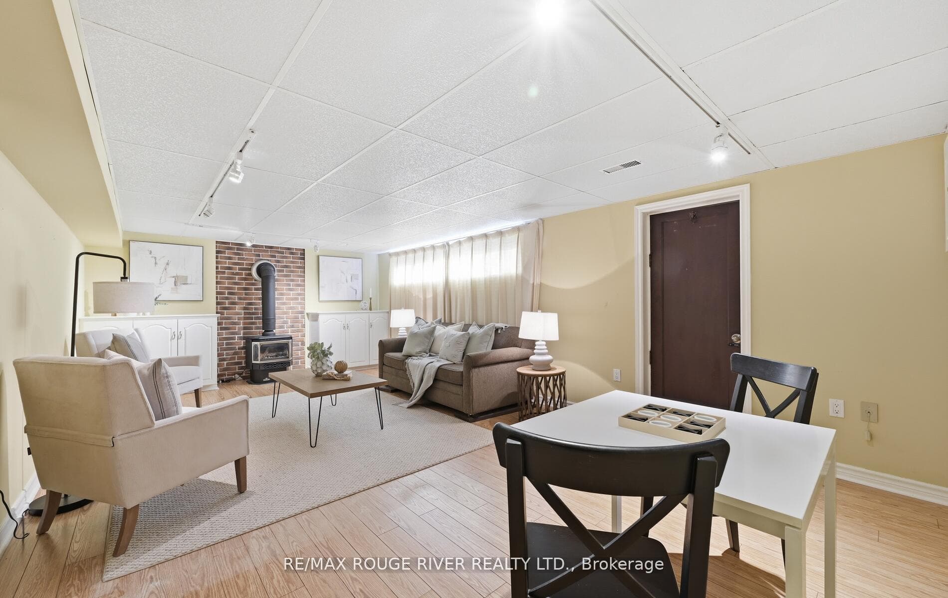 114 Rochman Boulevard photo 18