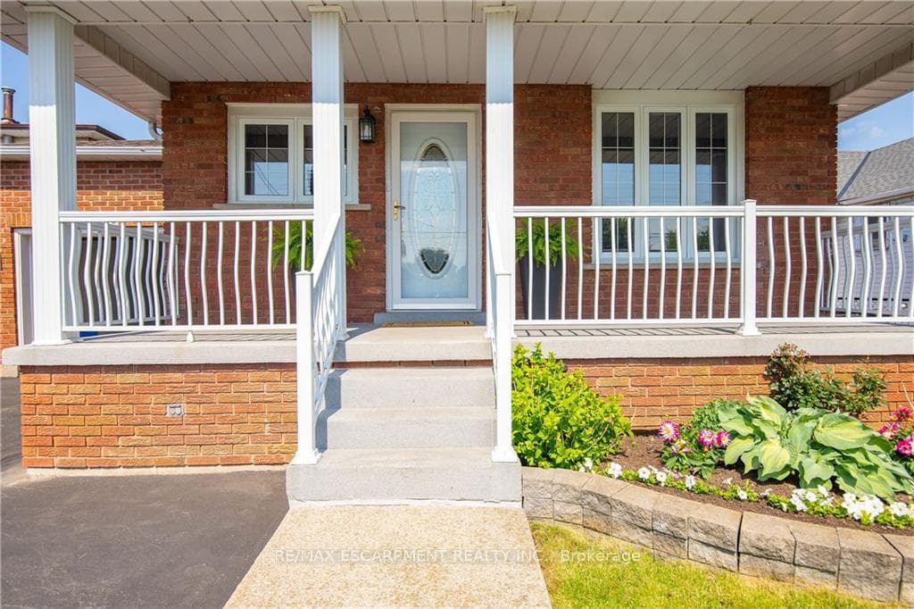 156 Ridge Street photo 2