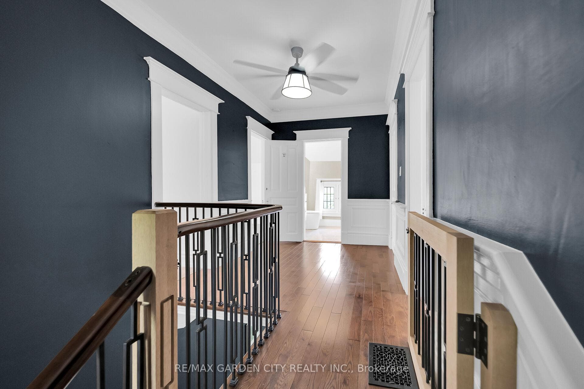 14 ROBINSON Street photo 22