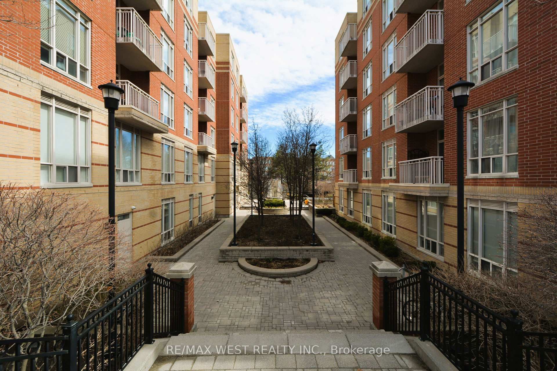 455 Rosewell Avenue Unit 107 photo 36