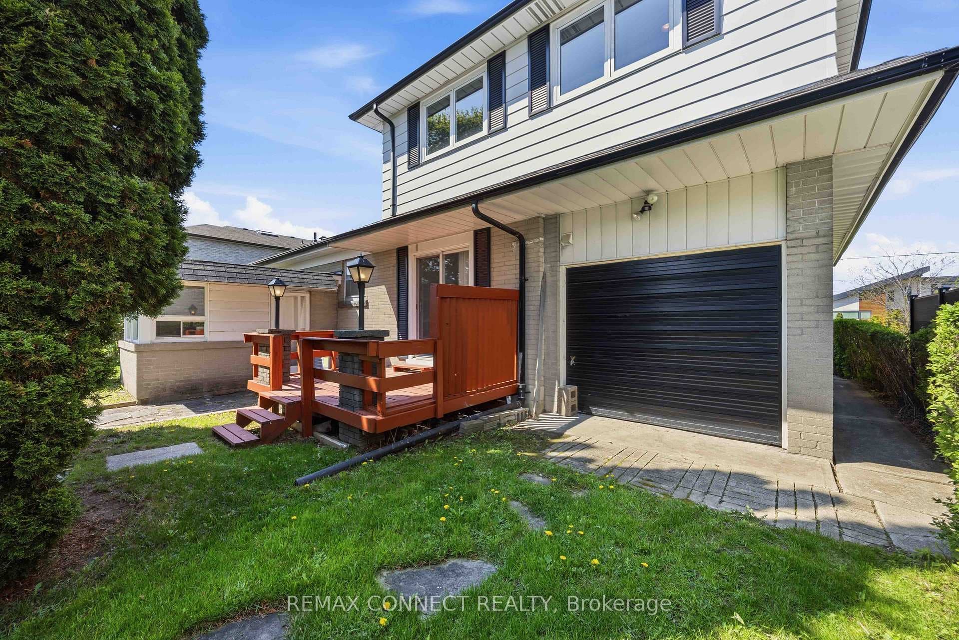 107 Fairglen Avenue photo 37