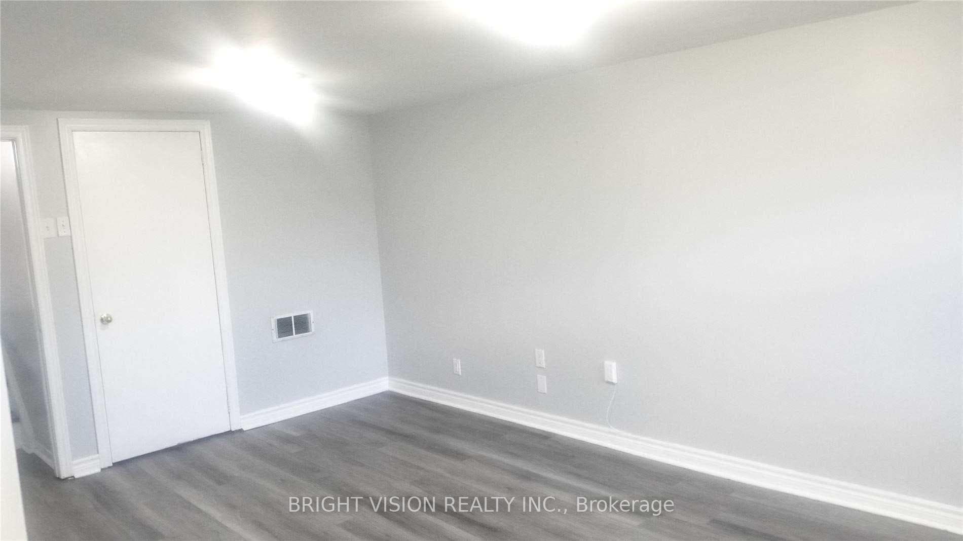 18 Stoney Creek Drive Unit Lower photo 6