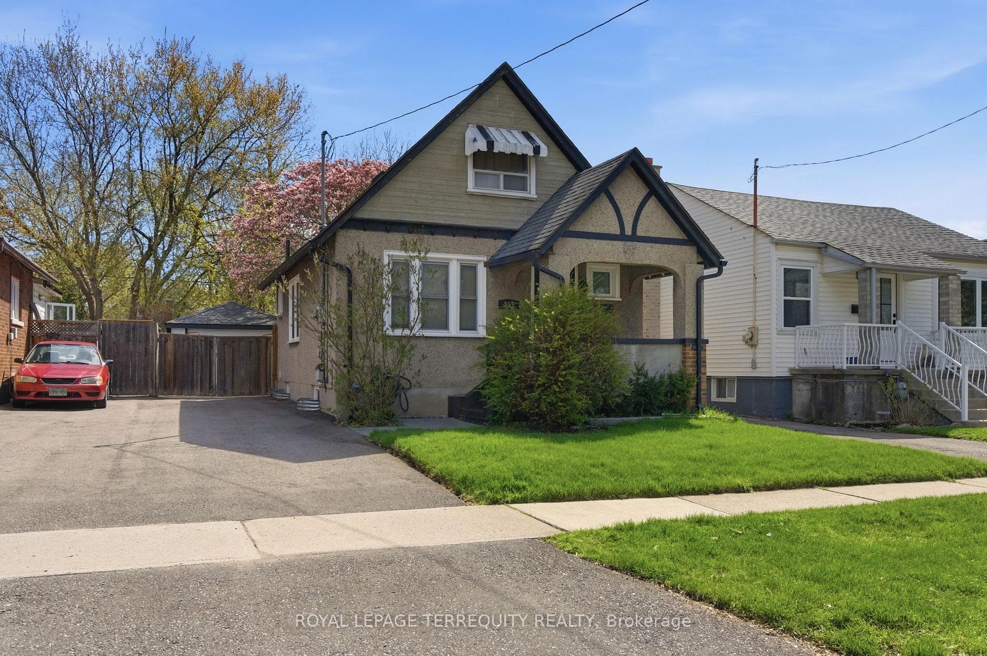 253 Oshawa Boulevard photo 6