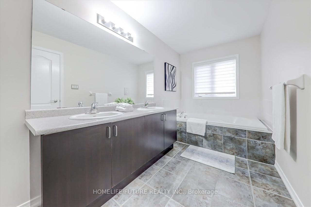 1521 Elmsley Drive photo 23