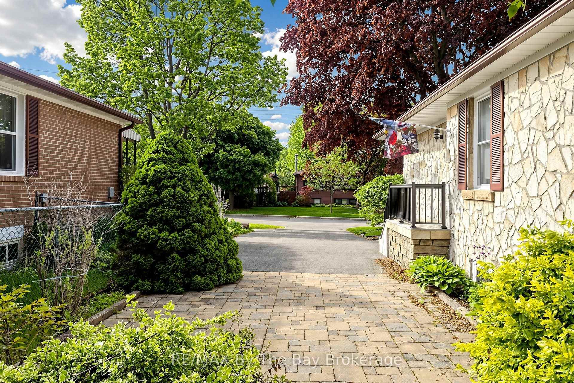 33 Ada Crescent photo 38
