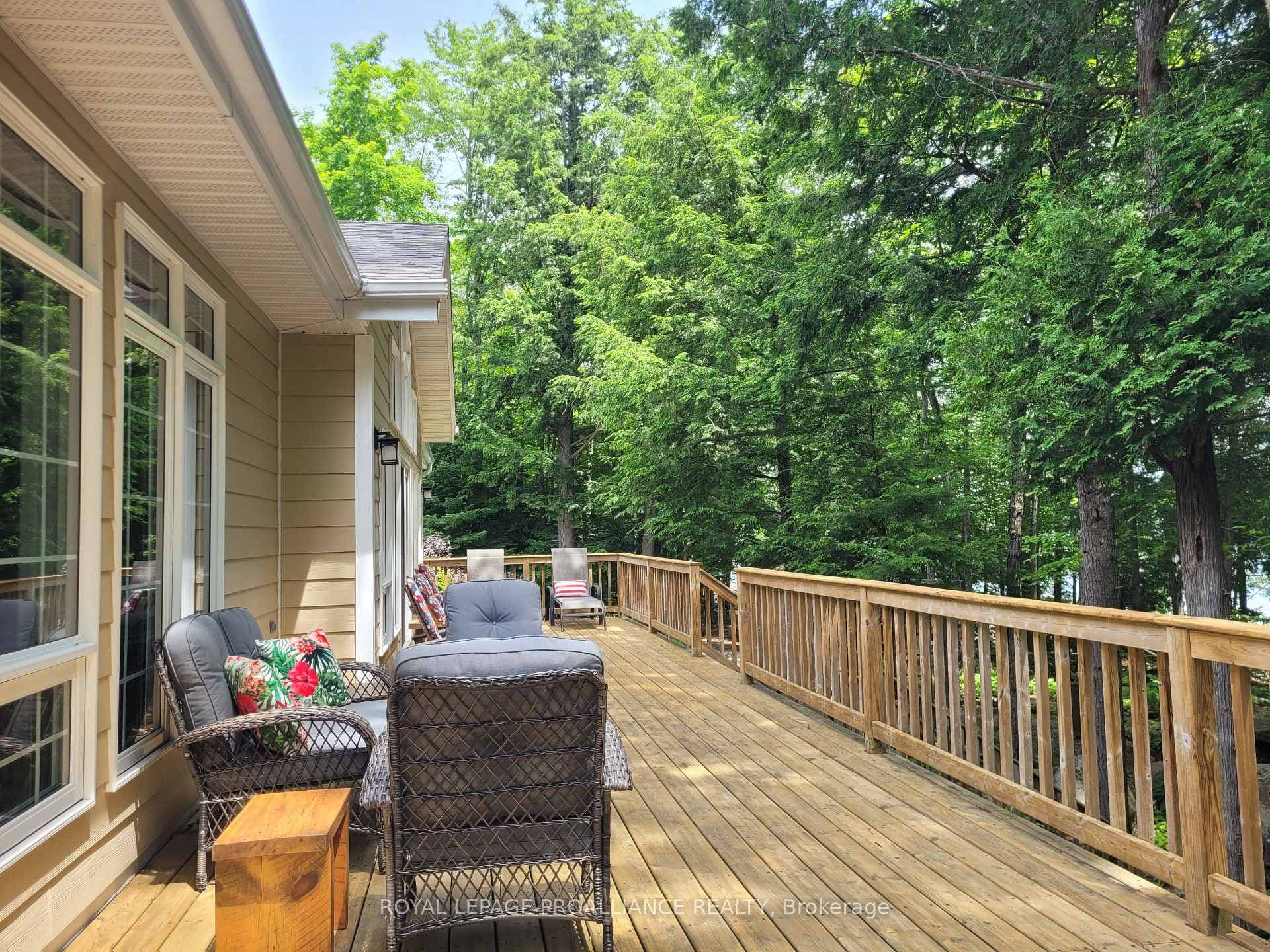 1386 North Shore Road photo 2