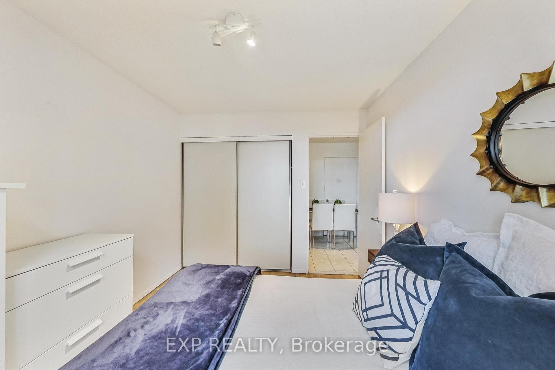 3559 Eglinton Avenue Unit 810 photo 18