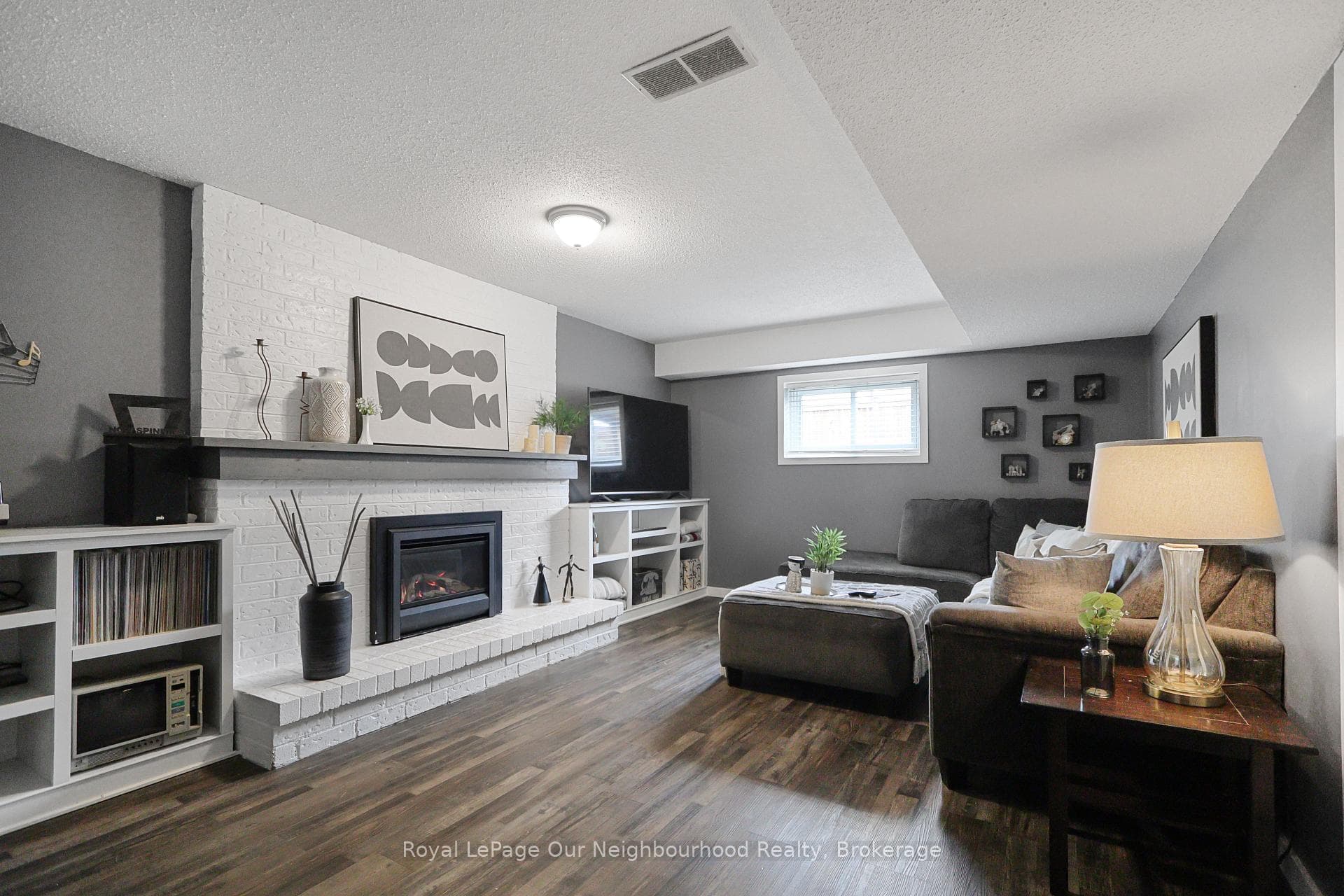 2 Woodfern Road photo 25
