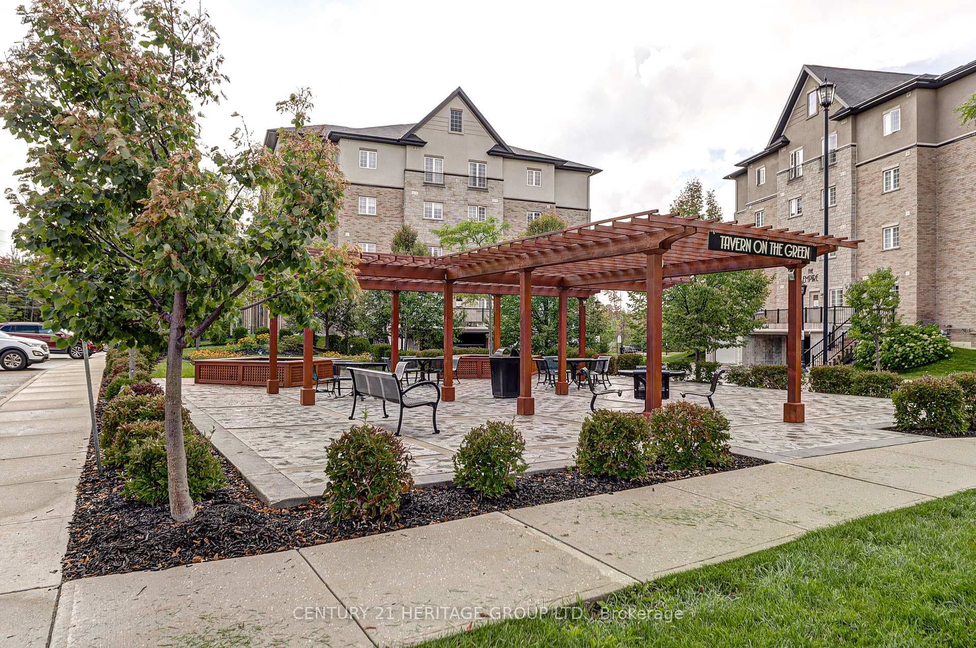 40 Ferndale Drive Unit 111 photo 25