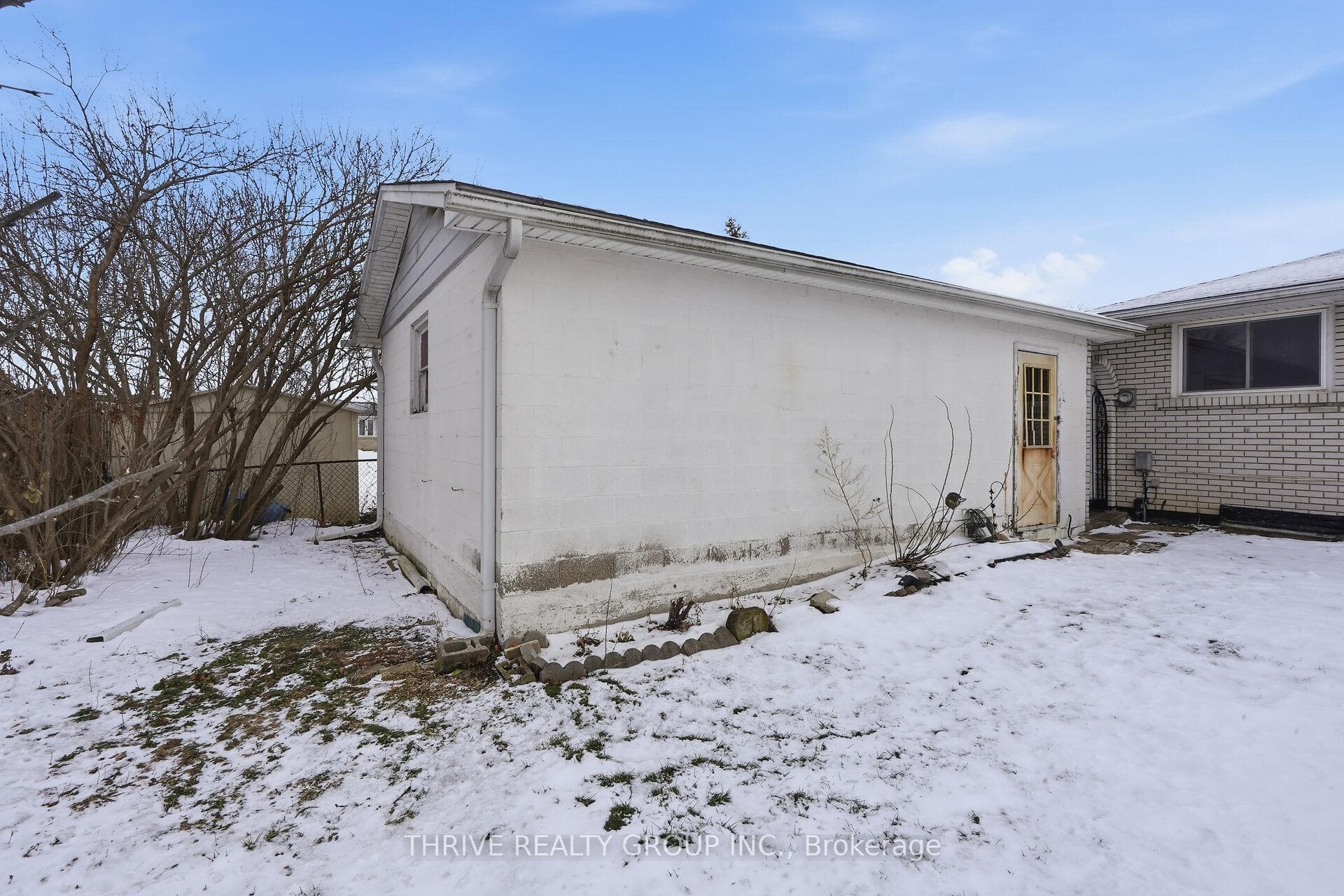 64 Jena Crescent photo 33