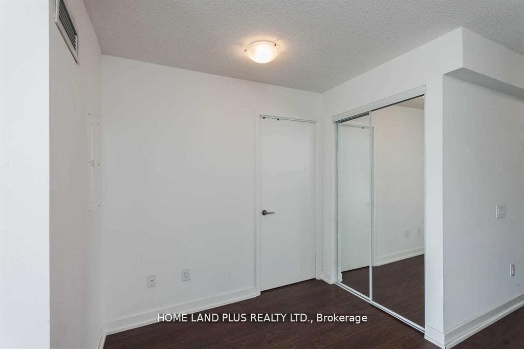 121 Mcmahon Drive Unit 1507 photo 7