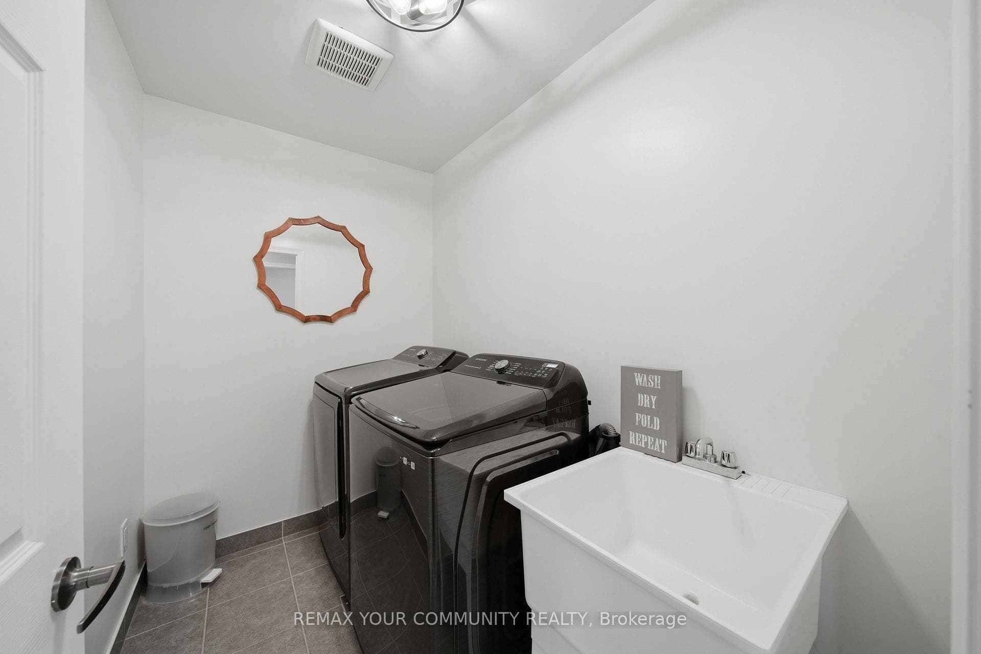 275 Sharon Creek Drive photo 23