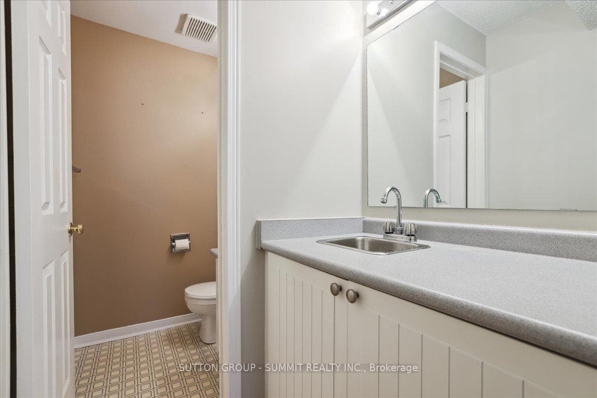 2915 Headon Forest Drive Unit 7 photo 26