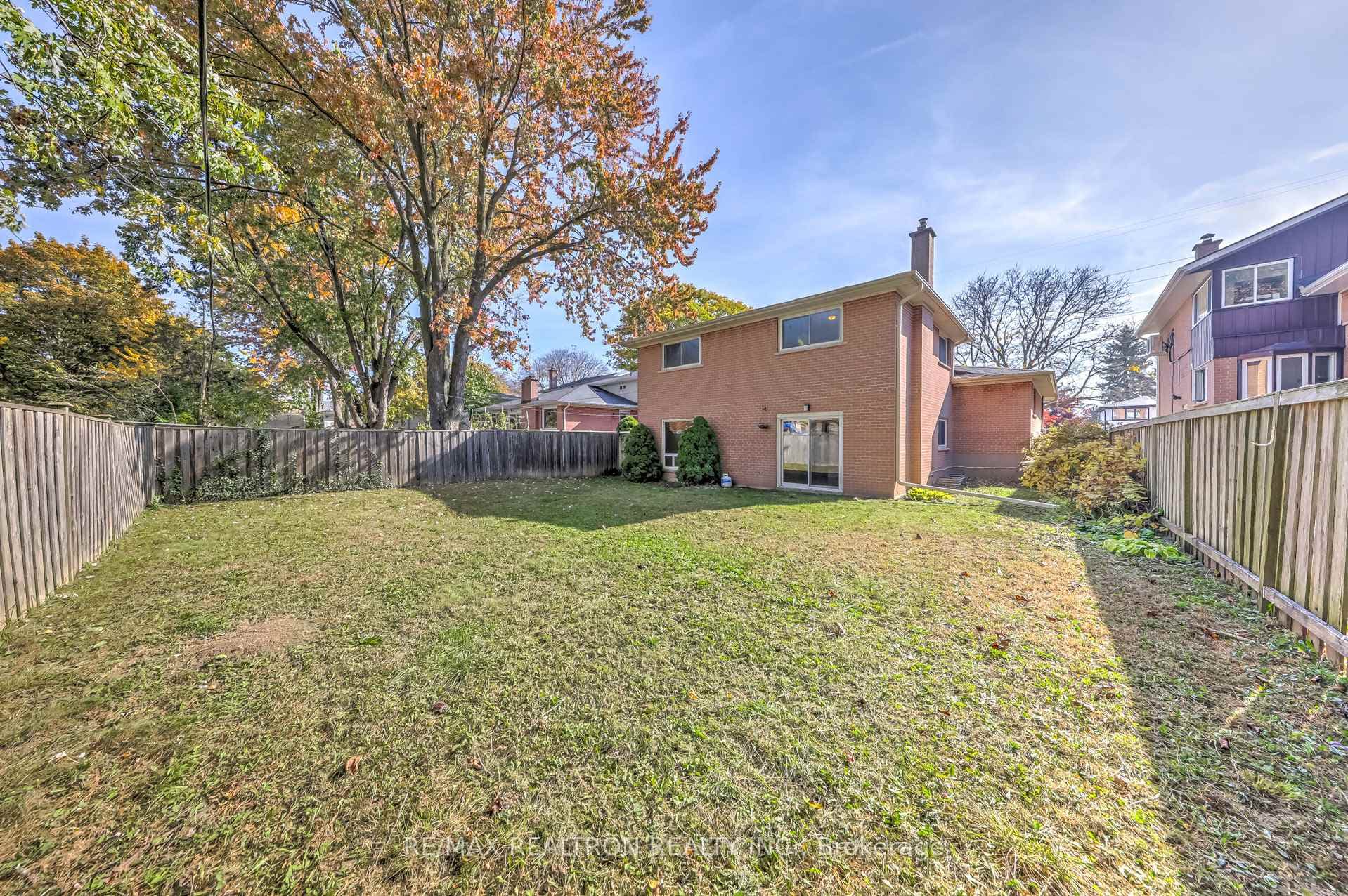 16 Wyvern Road photo 35