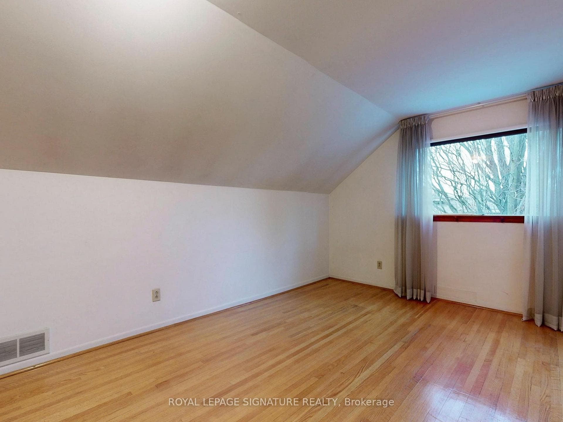 3181 Ryndam Court photo 24