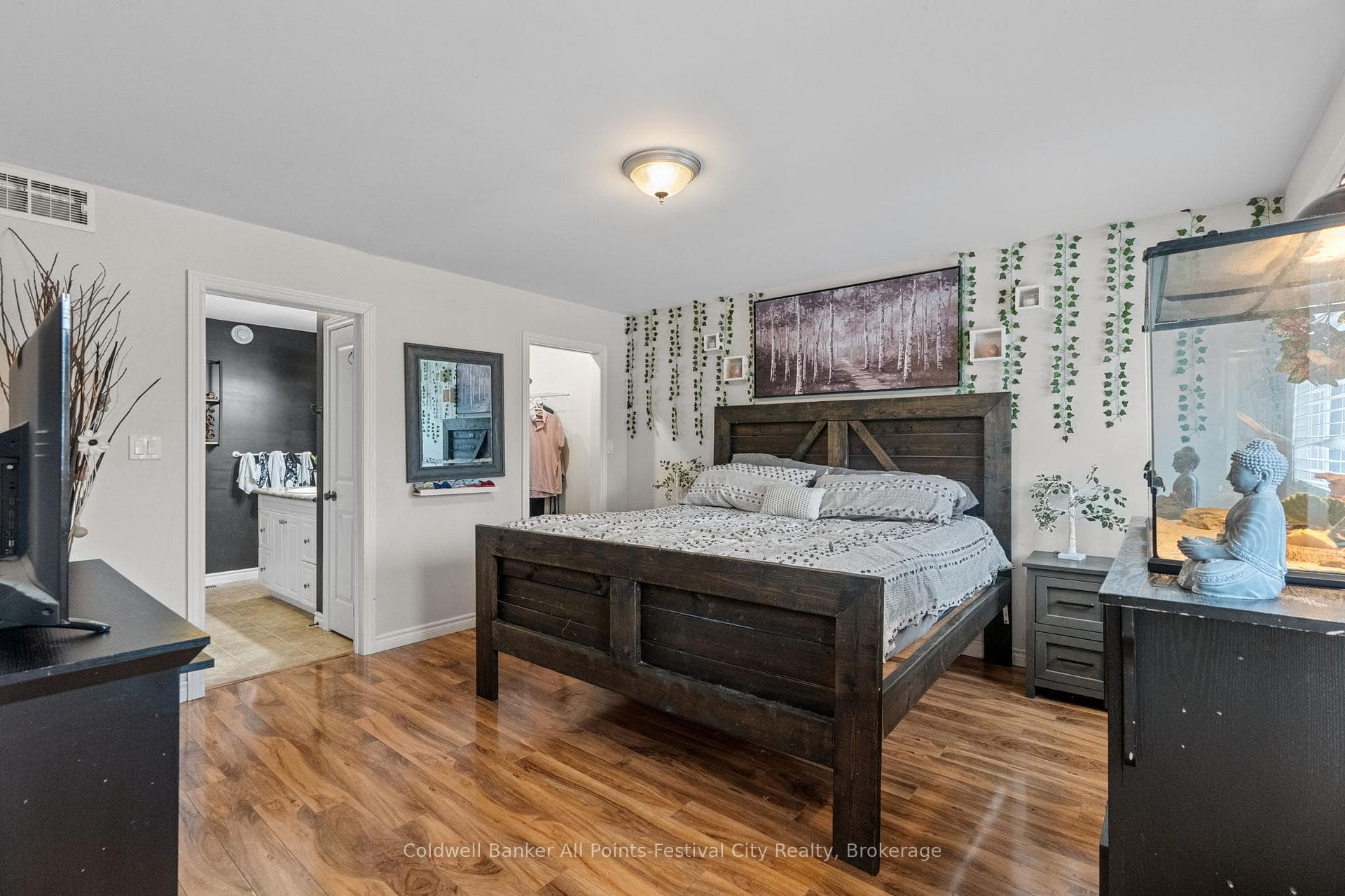 184 Toronto Boulevard photo 18