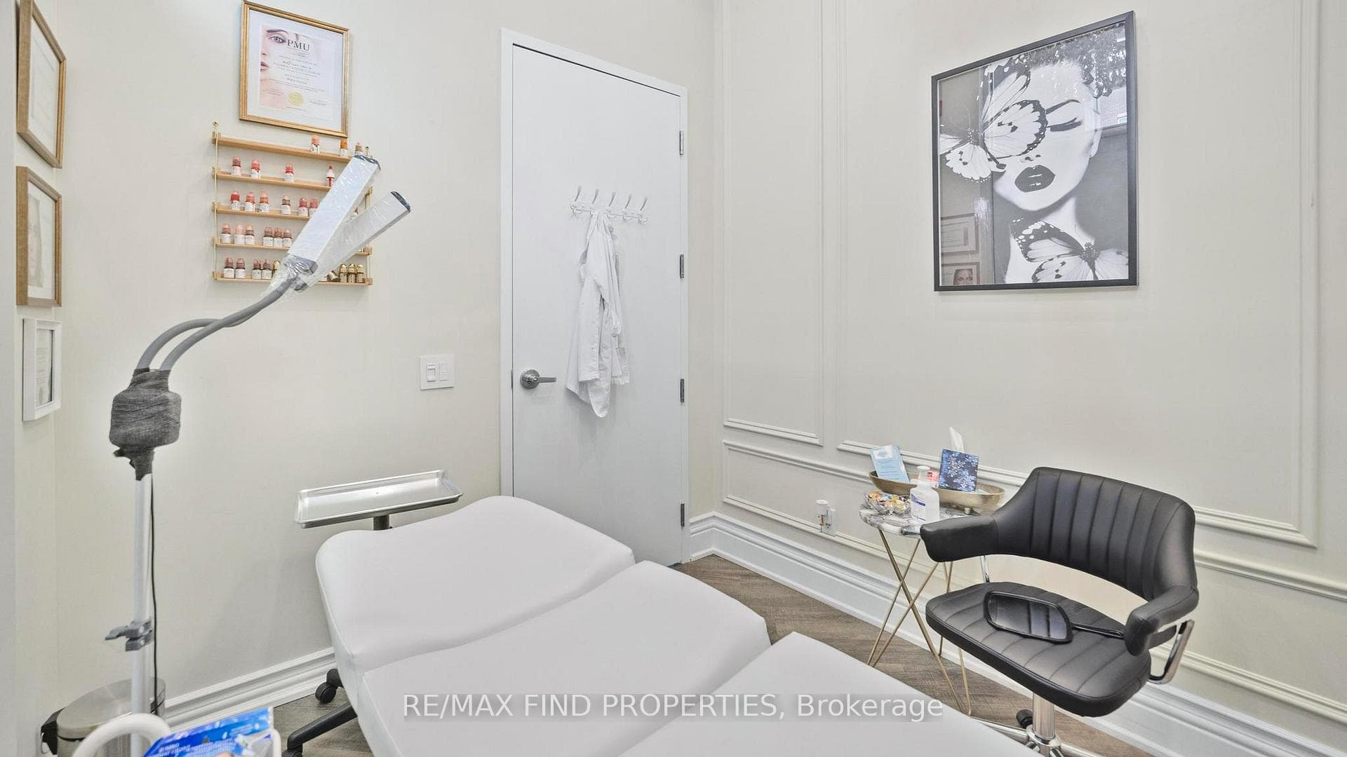 216 Oak Park Boulevard Unit 110 photo 25