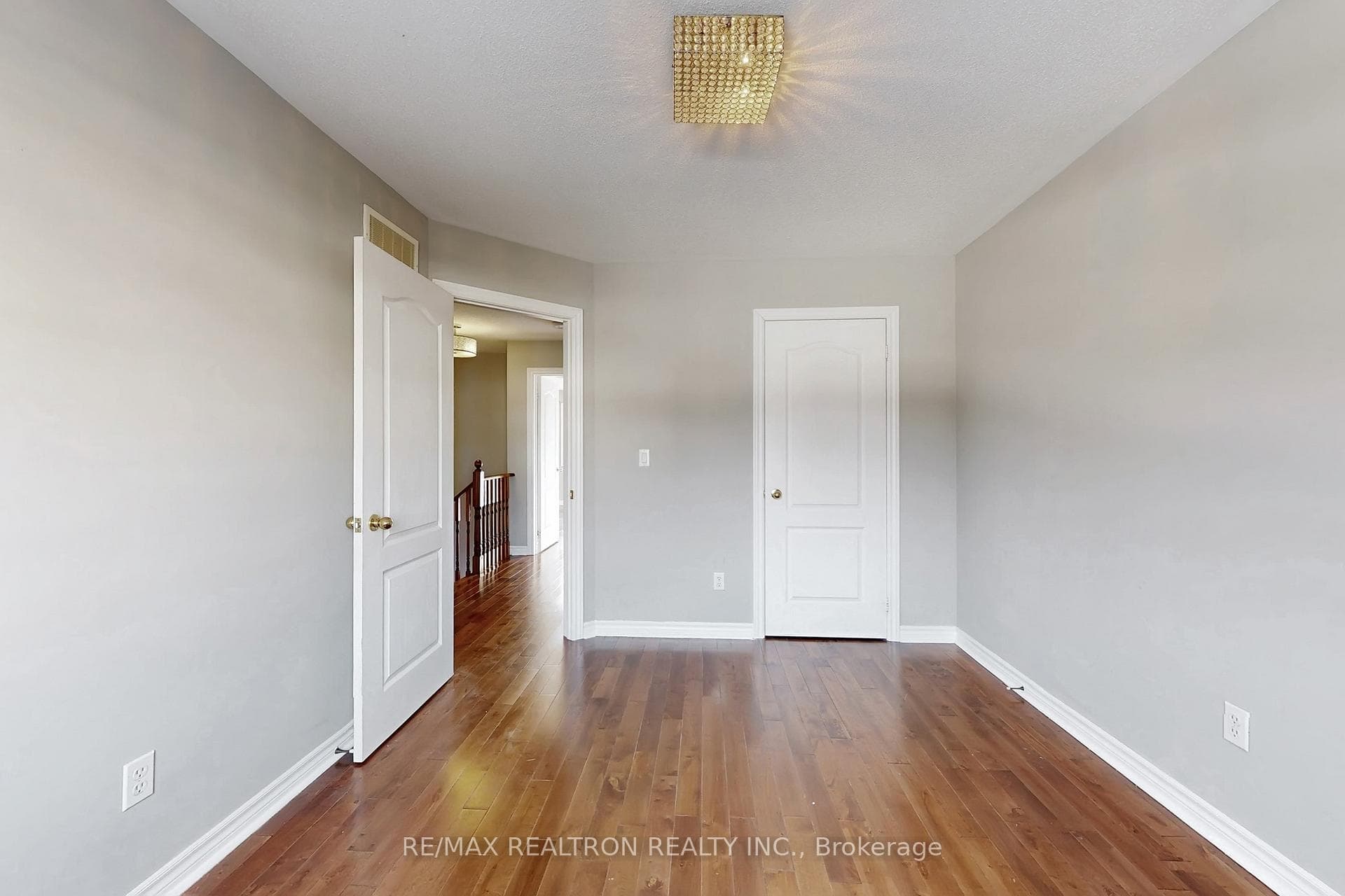 2442 Earl Grey Avenue photo 29