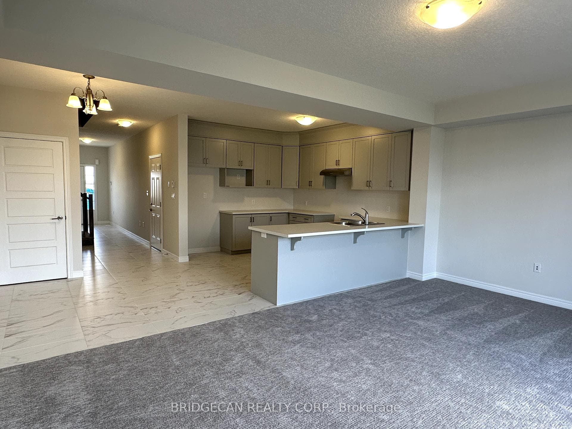 35 Lloyd Davies Way photo 6