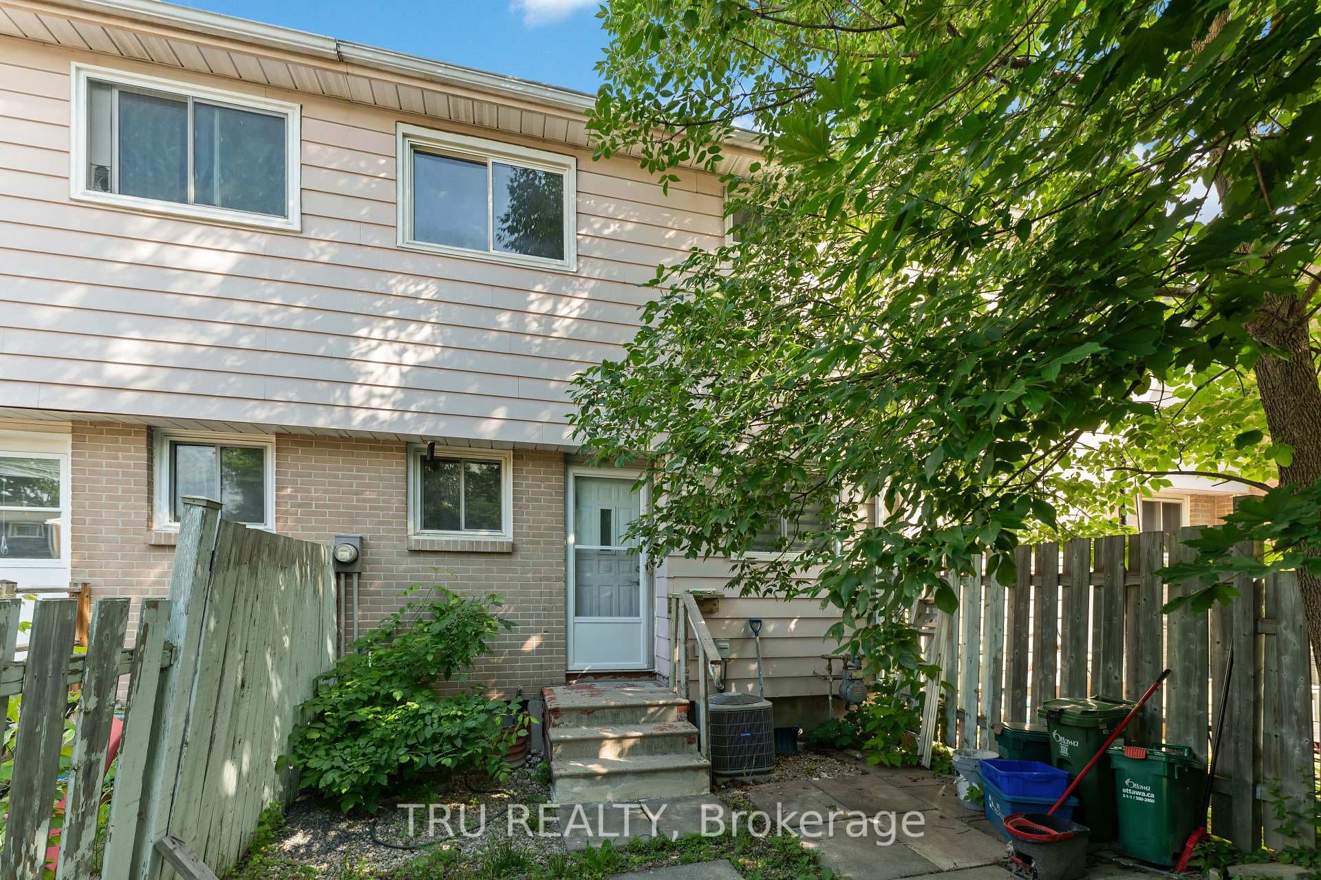 950 Meadowlands Drive photo 27