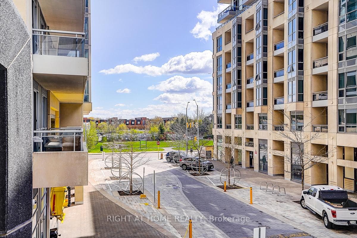9201 YONGE Street Unit 205 photo 21