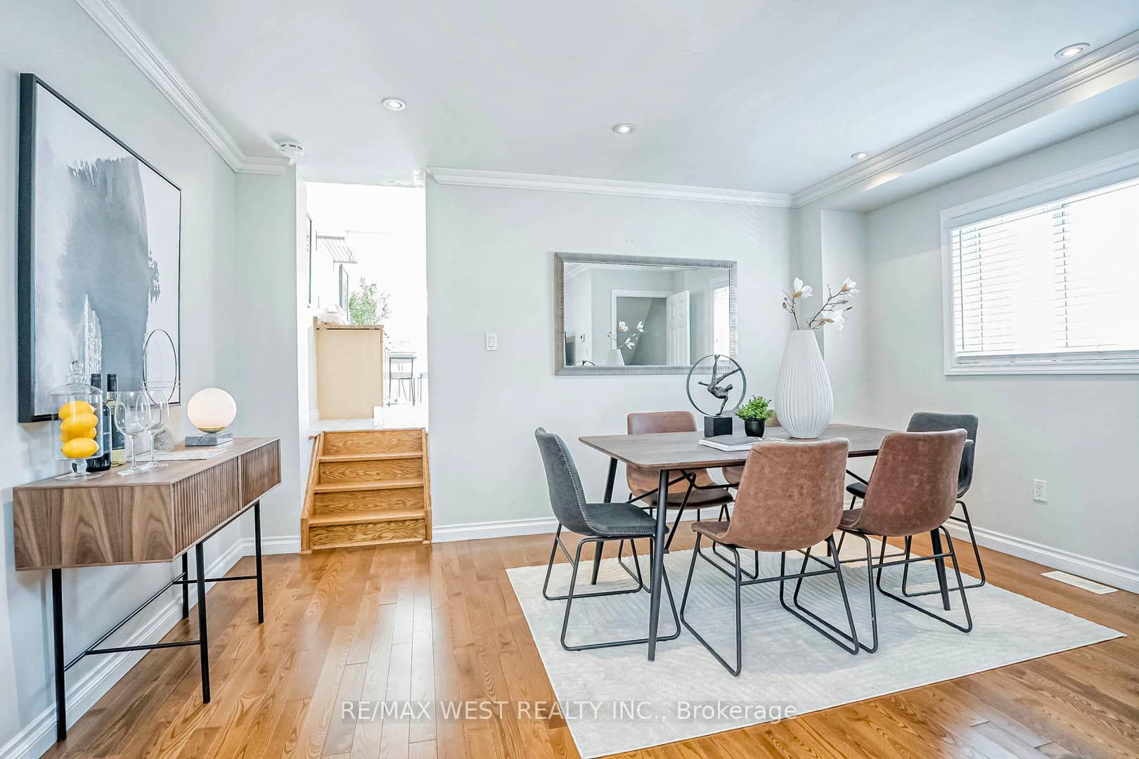 303 Maria Street photo 9