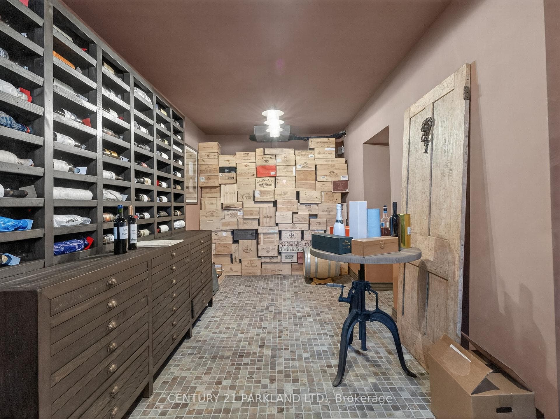 101 Arten Avenue photo 37