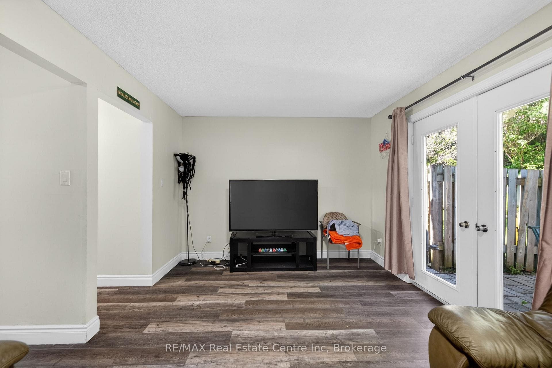 137 Dovercliffe Road photo 15